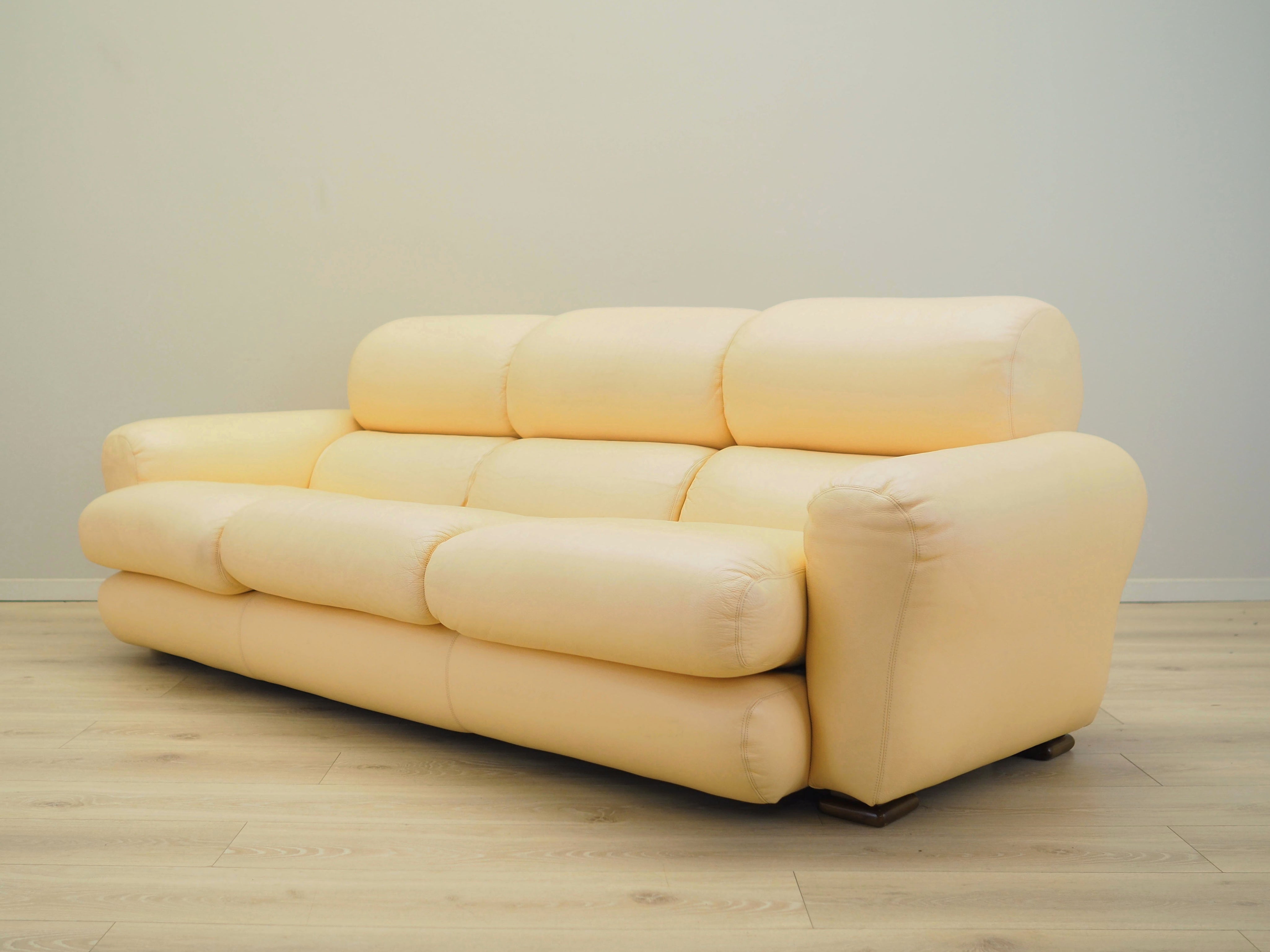 Leather_Sofa,_Original_Leather,_1960s,_Italy