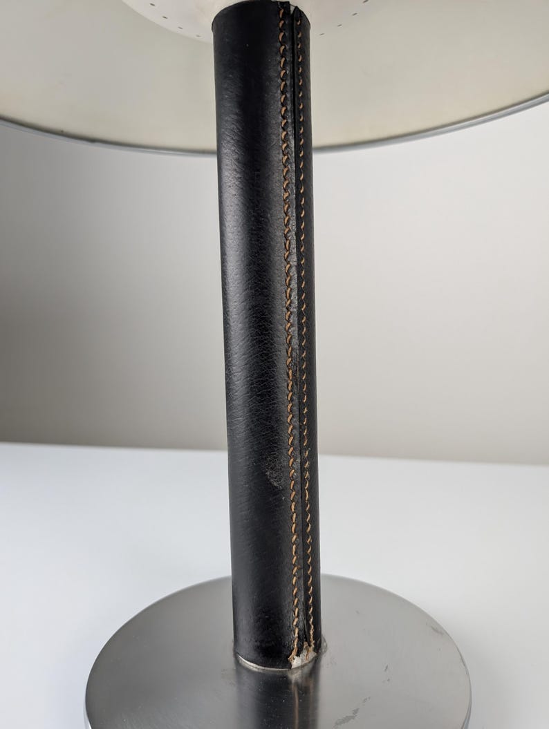 Leather_table_lamp_by_Metalarte,_1962