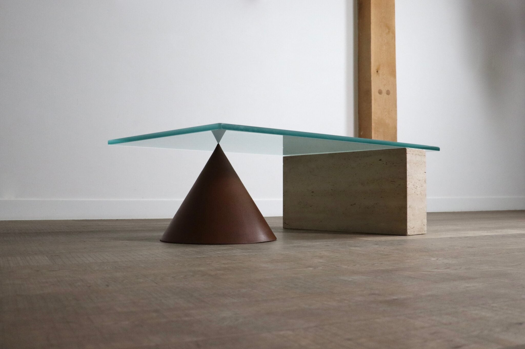 Lella_and_Massimo_Vignelli_Kono_coffee_table,_Italy_1979