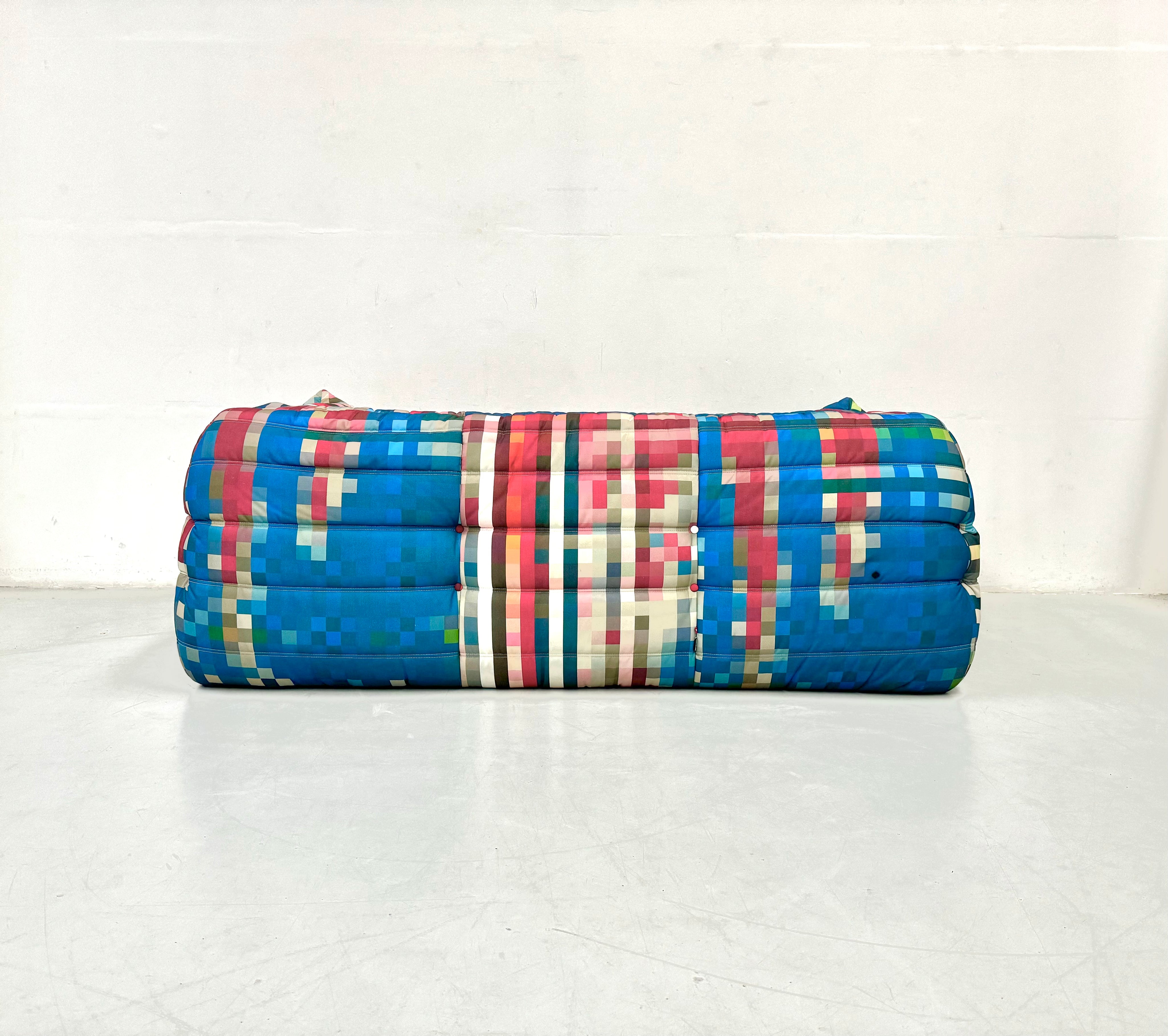 Limited_Edition_Togo_Sofa_by_Michel_Ducaroy_for_Ligne_Roset,_Shanghai_Upholstery_by_Cristian_Zuzunaga,_2008