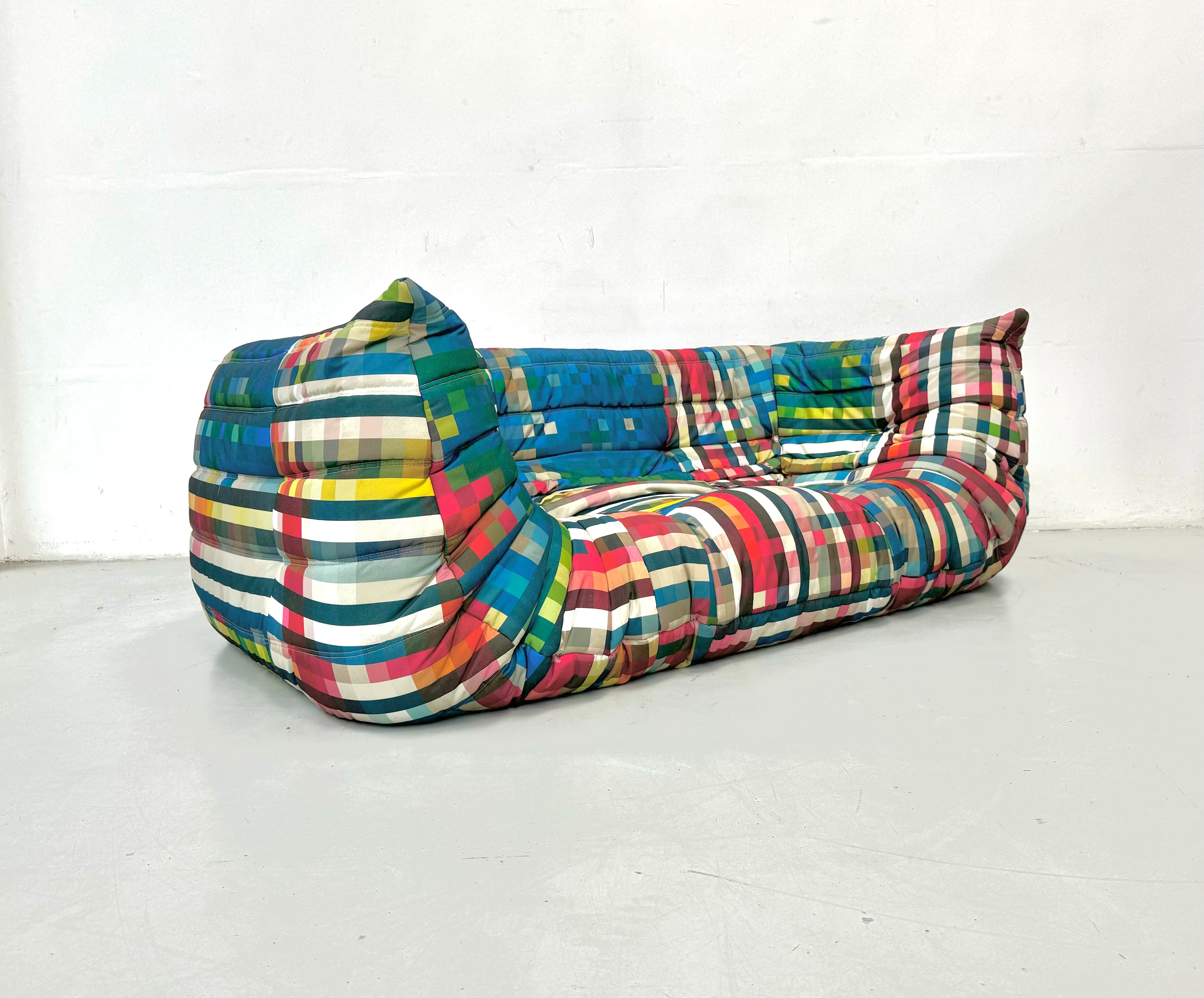 Limited_Edition_Togo_Sofa_by_Michel_Ducaroy_for_Ligne_Roset,_Shanghai_Upholstery_by_Cristian_Zuzunaga,_2008