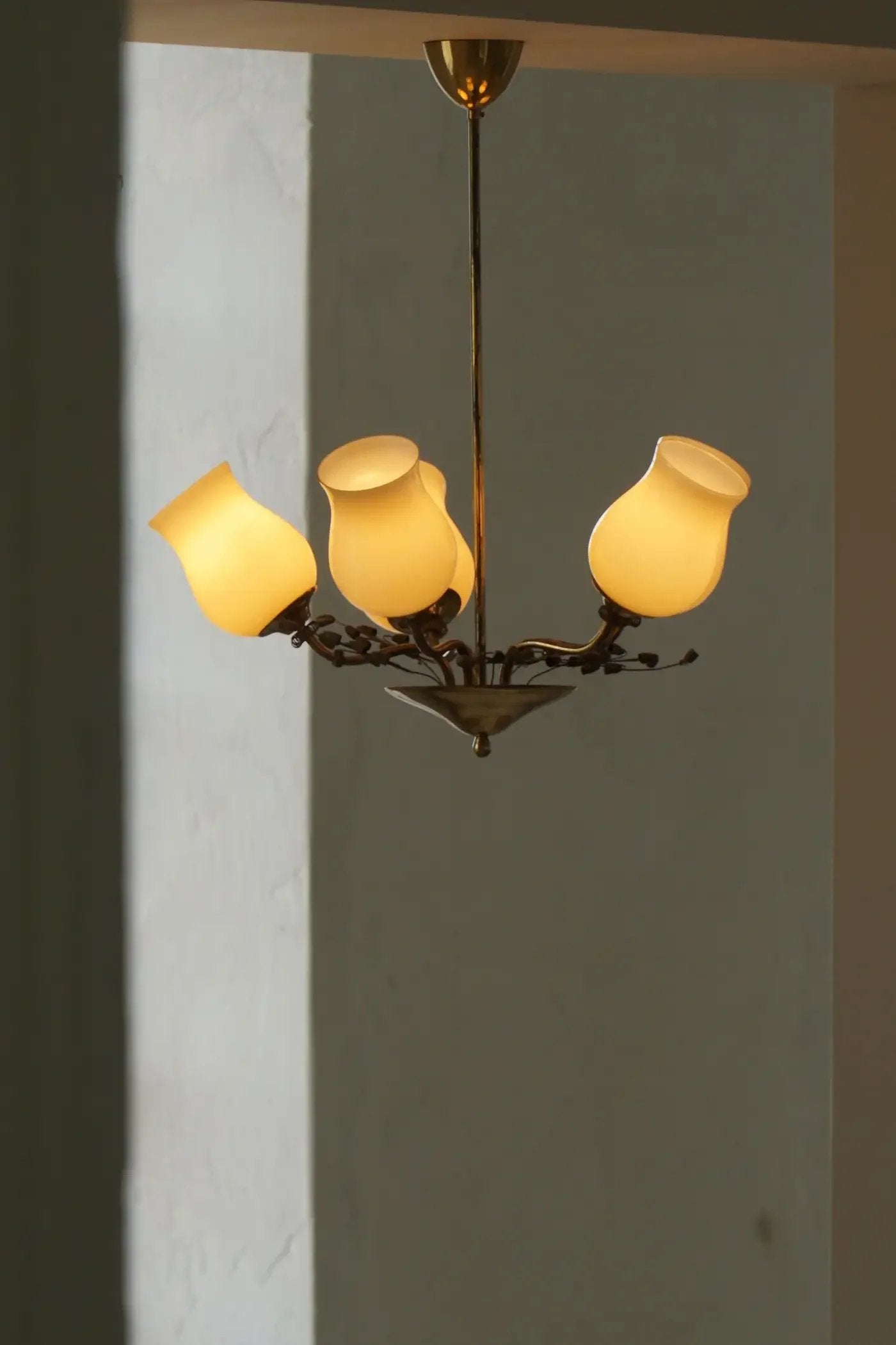 Lisa_Johansson-Pape_Brass_and_Glass_Chandelier_for_Stockmann,_Finland