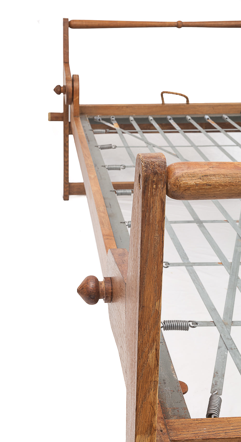 Solo_bed_by_Guillerme_and_Chambron