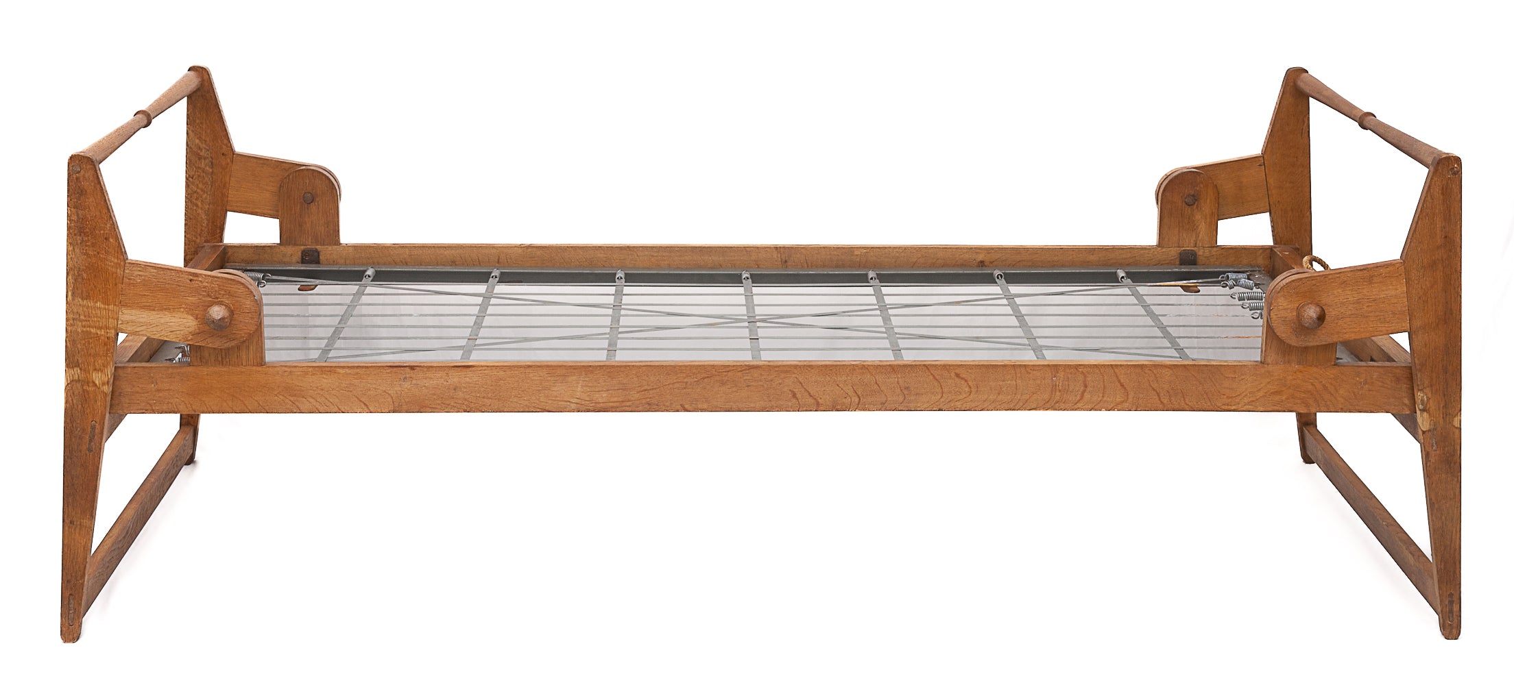 Solo_bed_by_Guillerme_and_Chambron