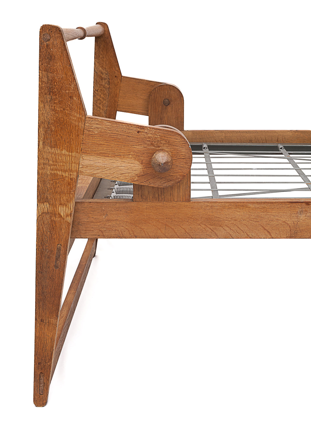 Solo_bed_by_Guillerme_and_Chambron