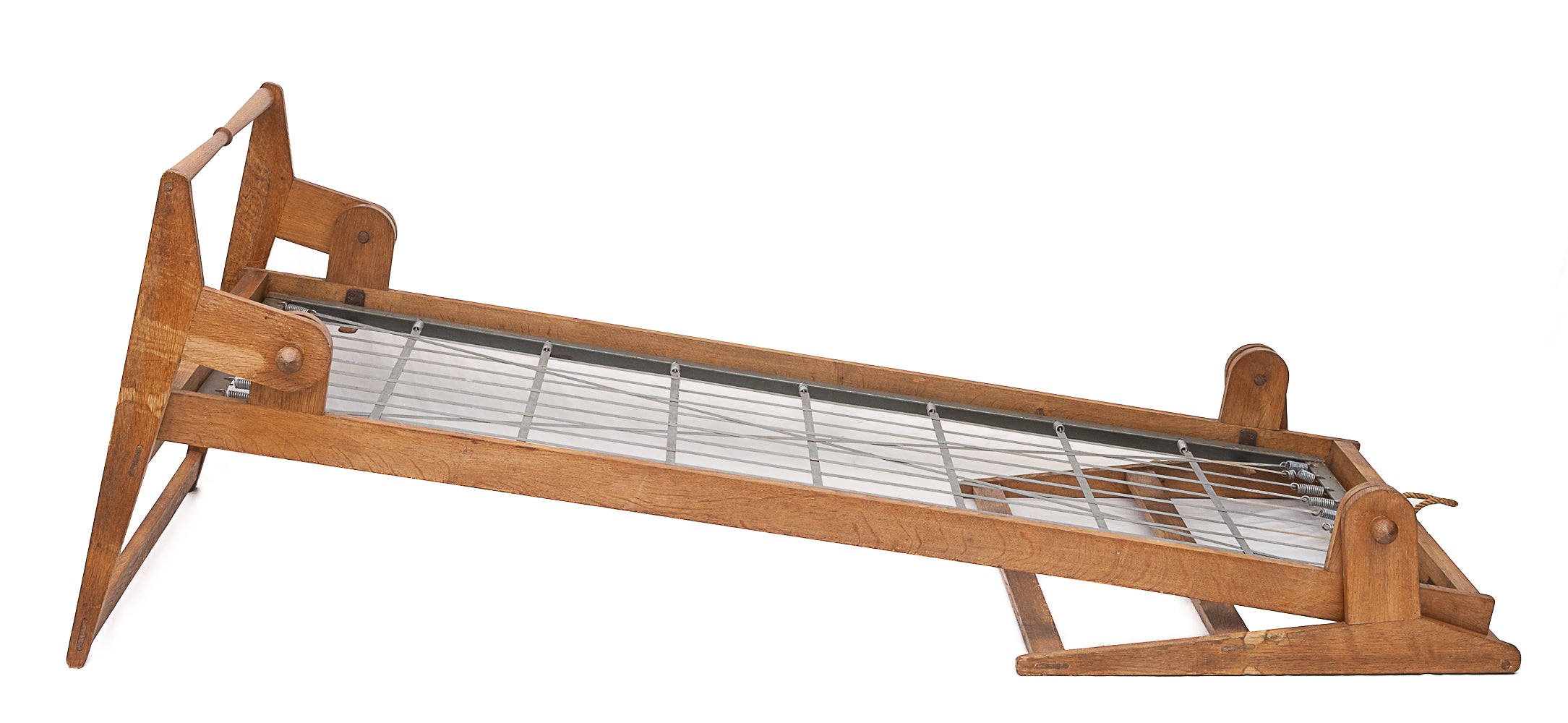 Solo_bed_by_Guillerme_and_Chambron