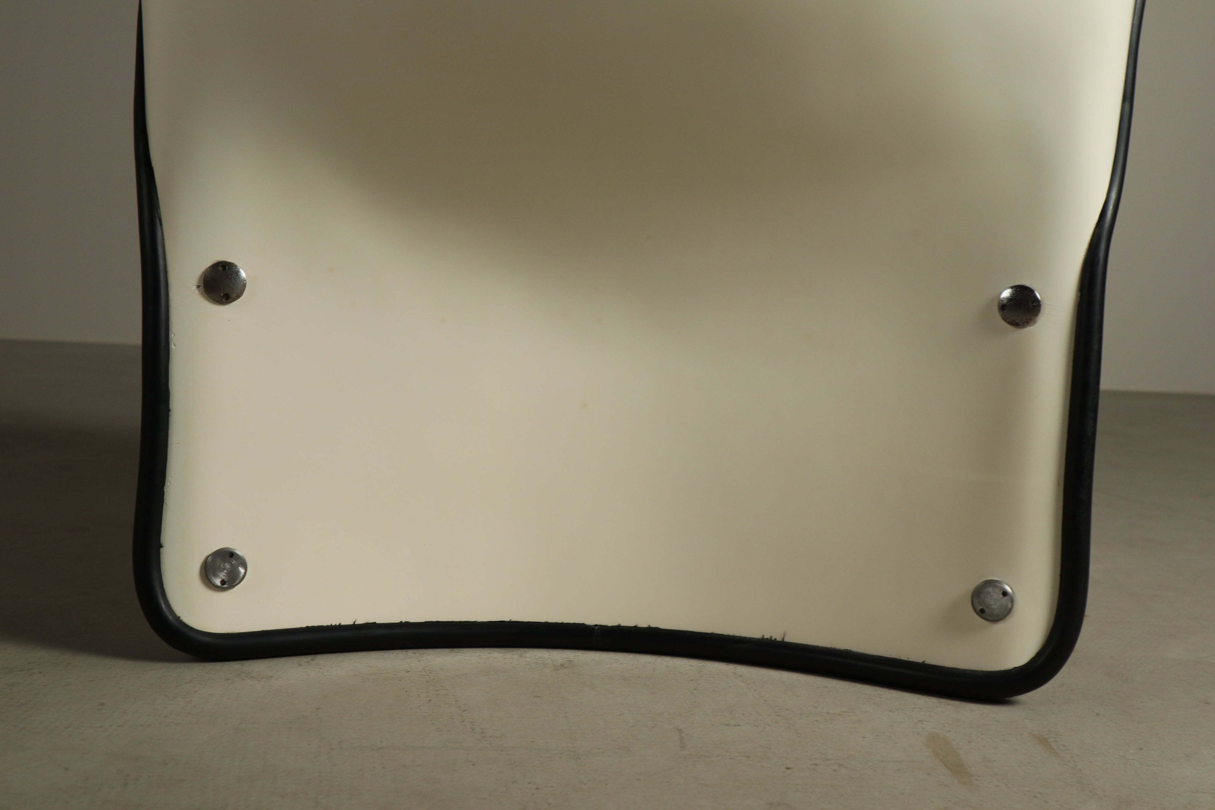 Lotus_lounge_chair_by_André_Vandenbeuck_for_Strässle_International,_1969.