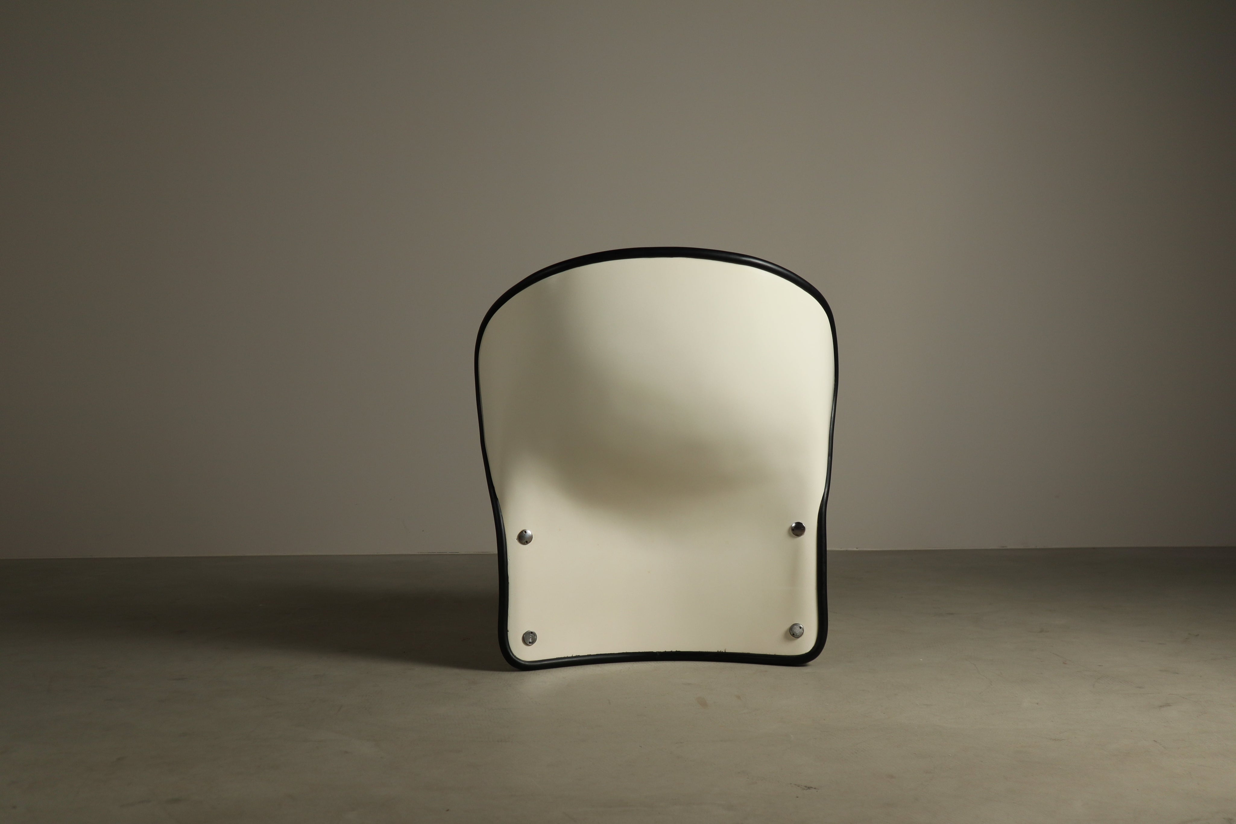 Lotus_lounge_chair_by_André_Vandenbeuck_for_Strässle_International,_1969.