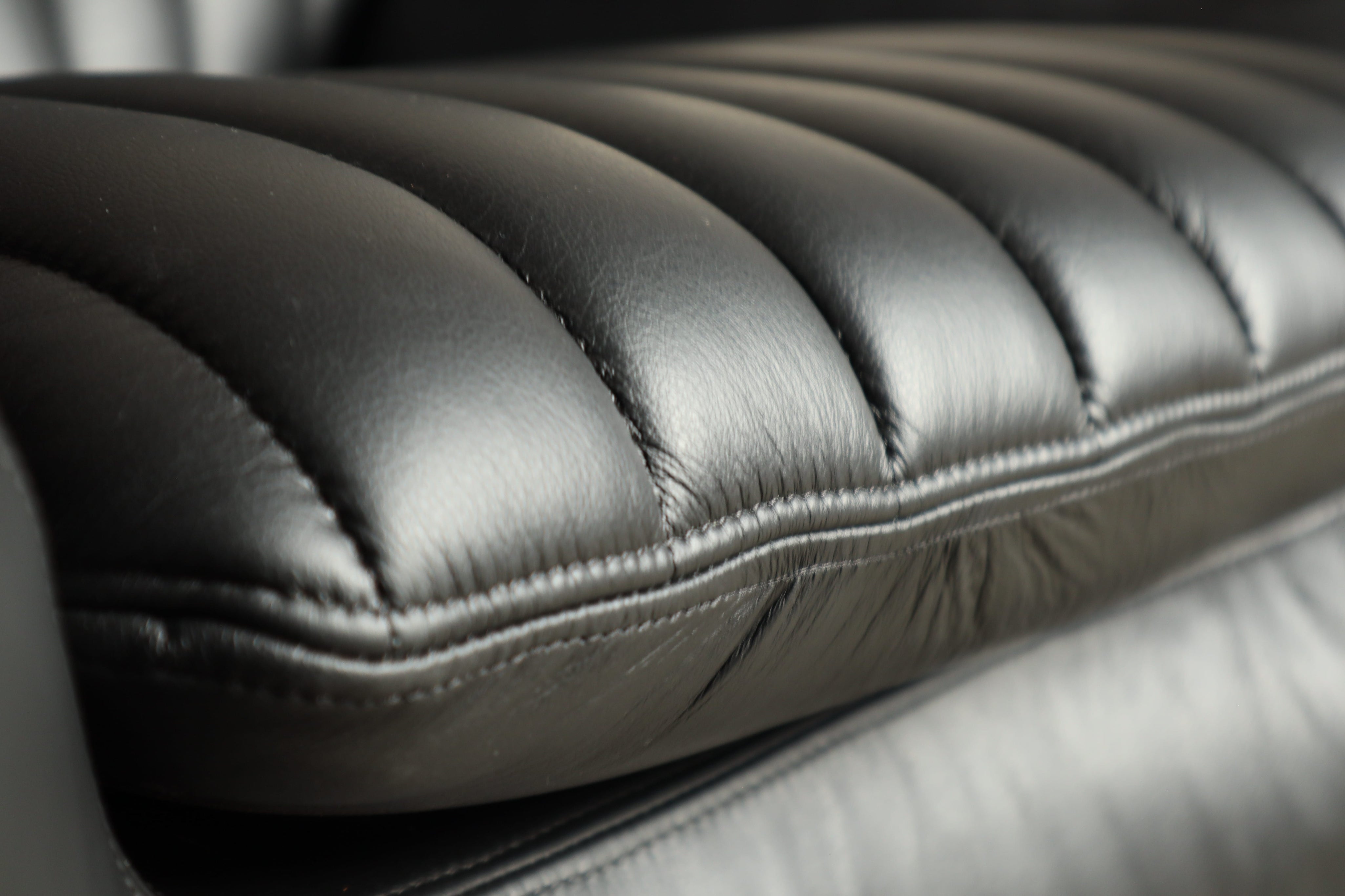 Lotus_lounge_chair_by_André_Vandenbeuck_for_Strässle_International,_1969.