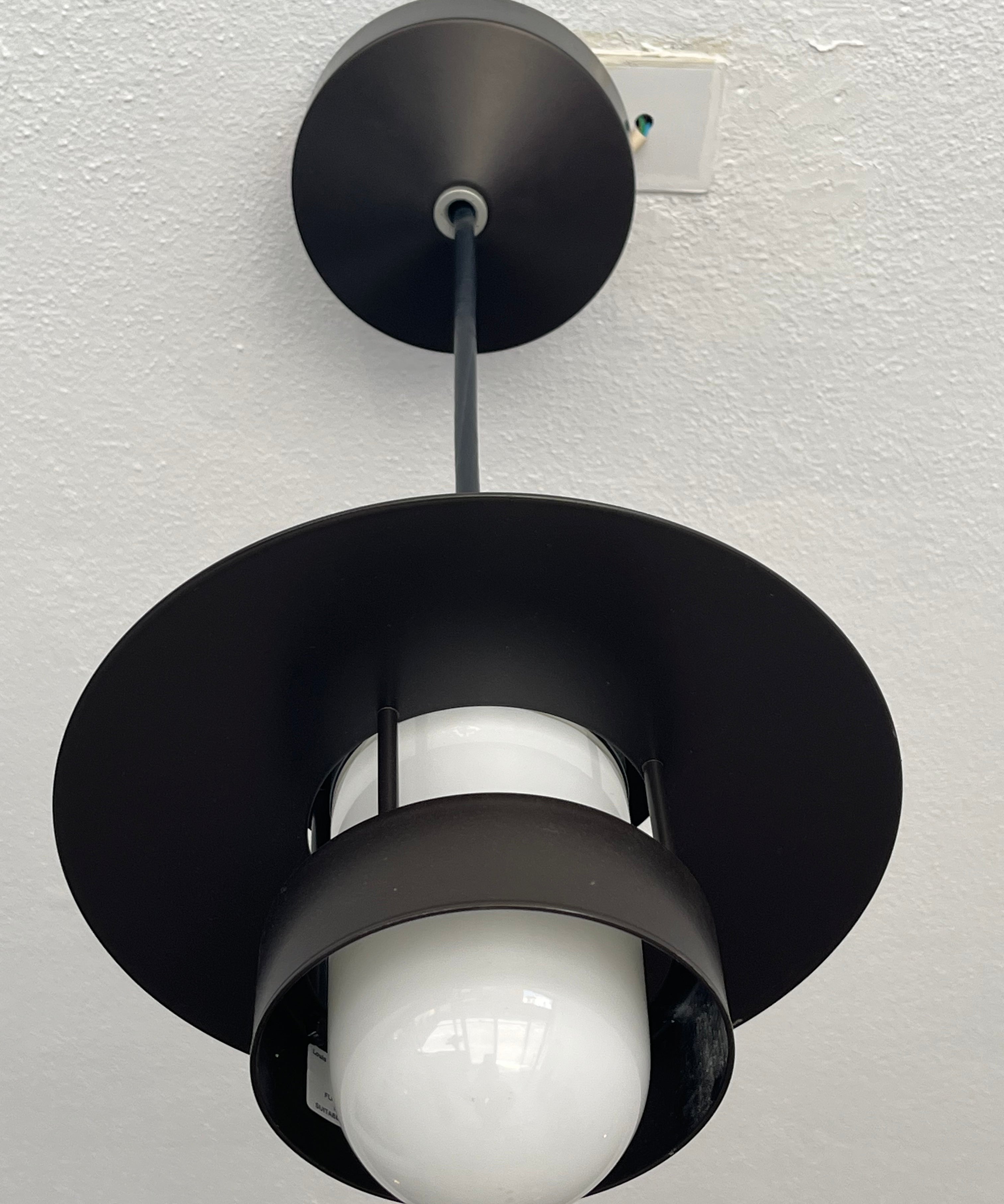 Louis_Poulsen_pendant_lamp,_1990s
