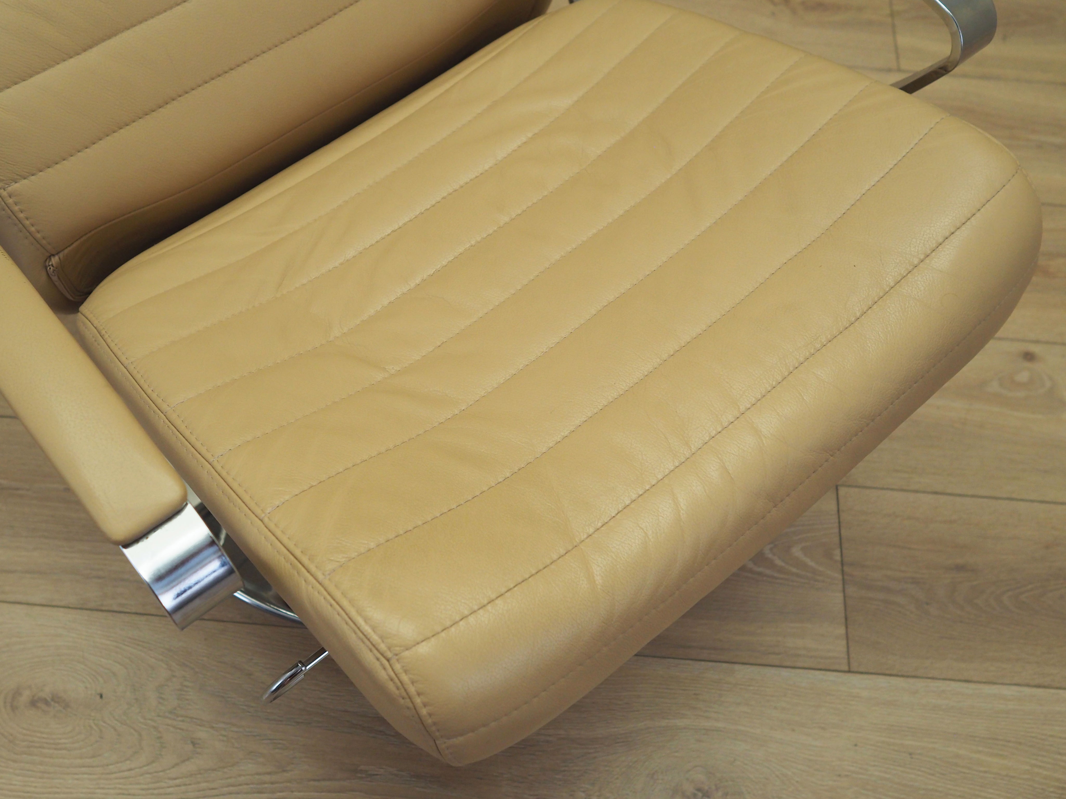 Lounge_Armchair,_BoConcept,_Leather,_1970s,_Denmark