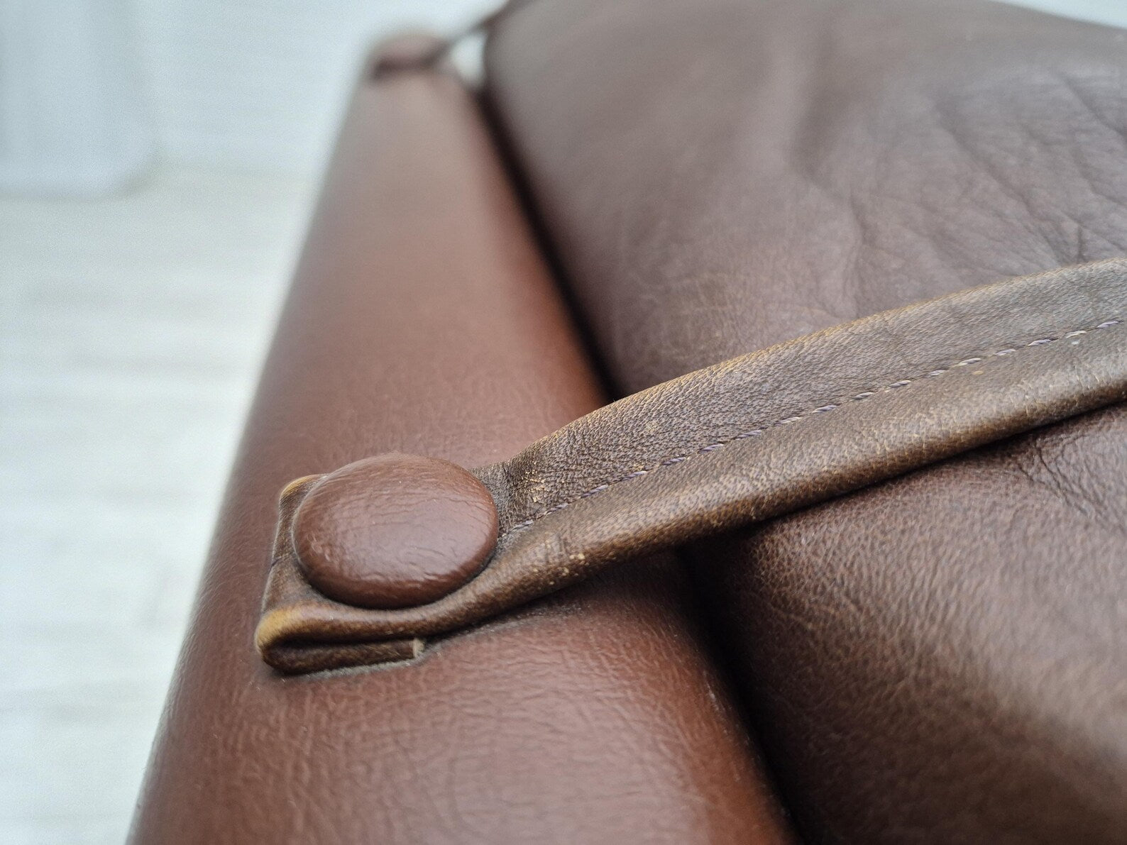 Lounge_Armchair,_Leather_&_Oak,_1970s_Denmark
