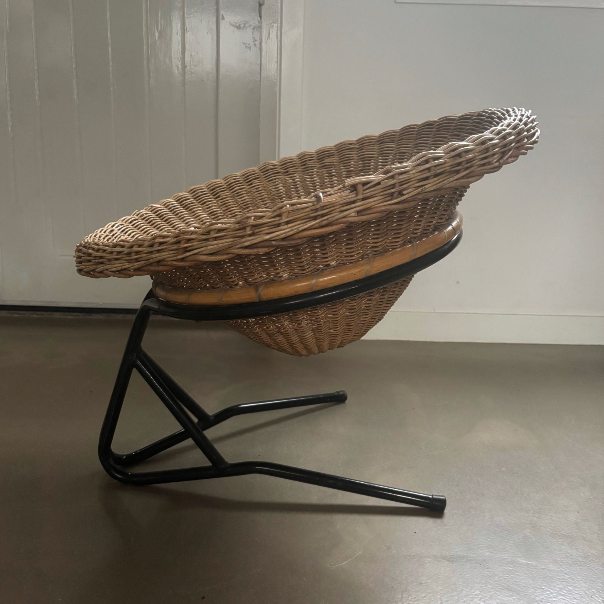 1950s–60s_Dutch_Rattan_Lounge_Chair_by_Rohé_Noordwolde,_Attributed_to_Arnold_Bueno_de_Mesquita