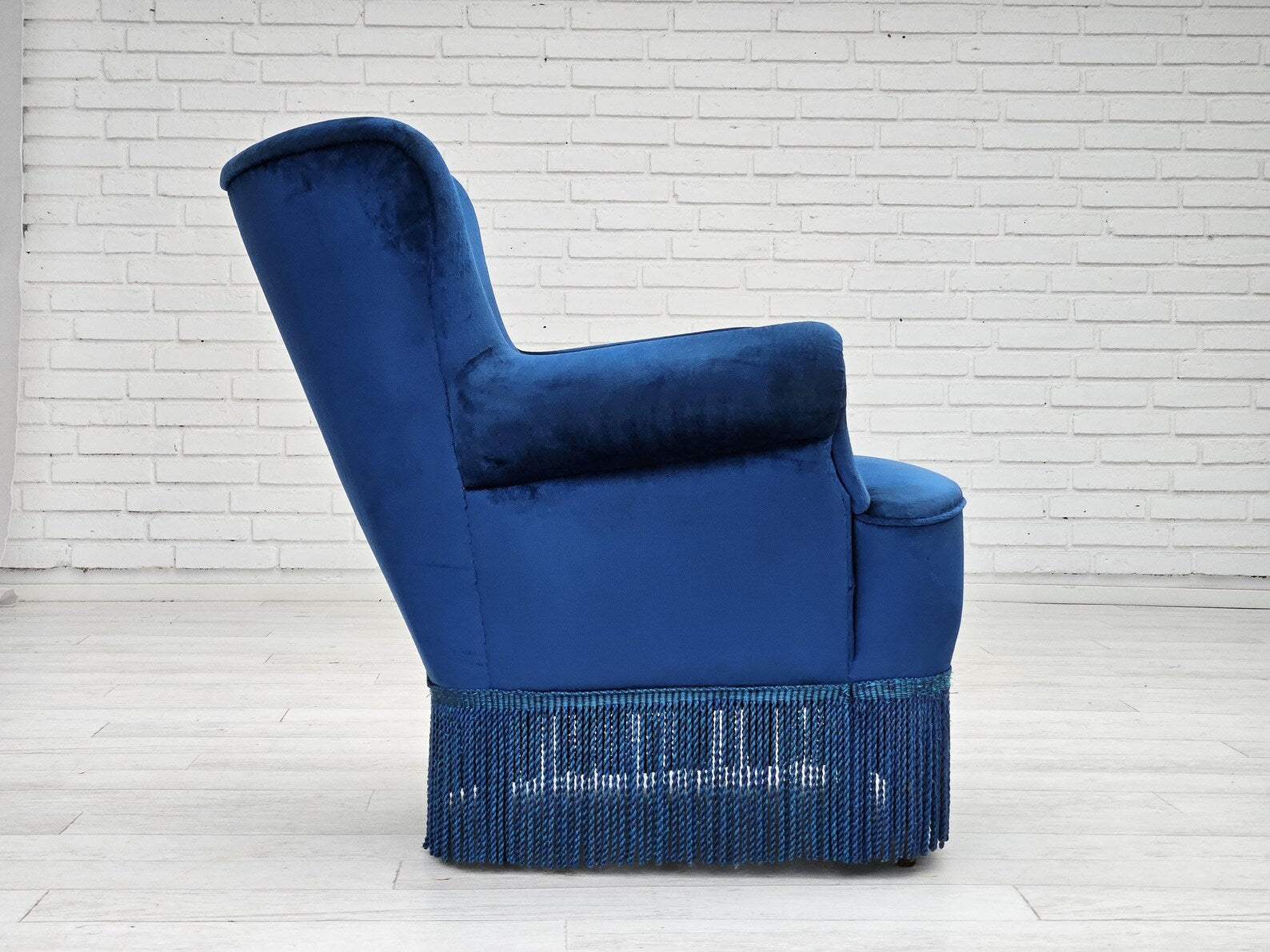 Lounge_Chair,_Blue_Velour_&_Beech_Wood,_1960s_Denmark