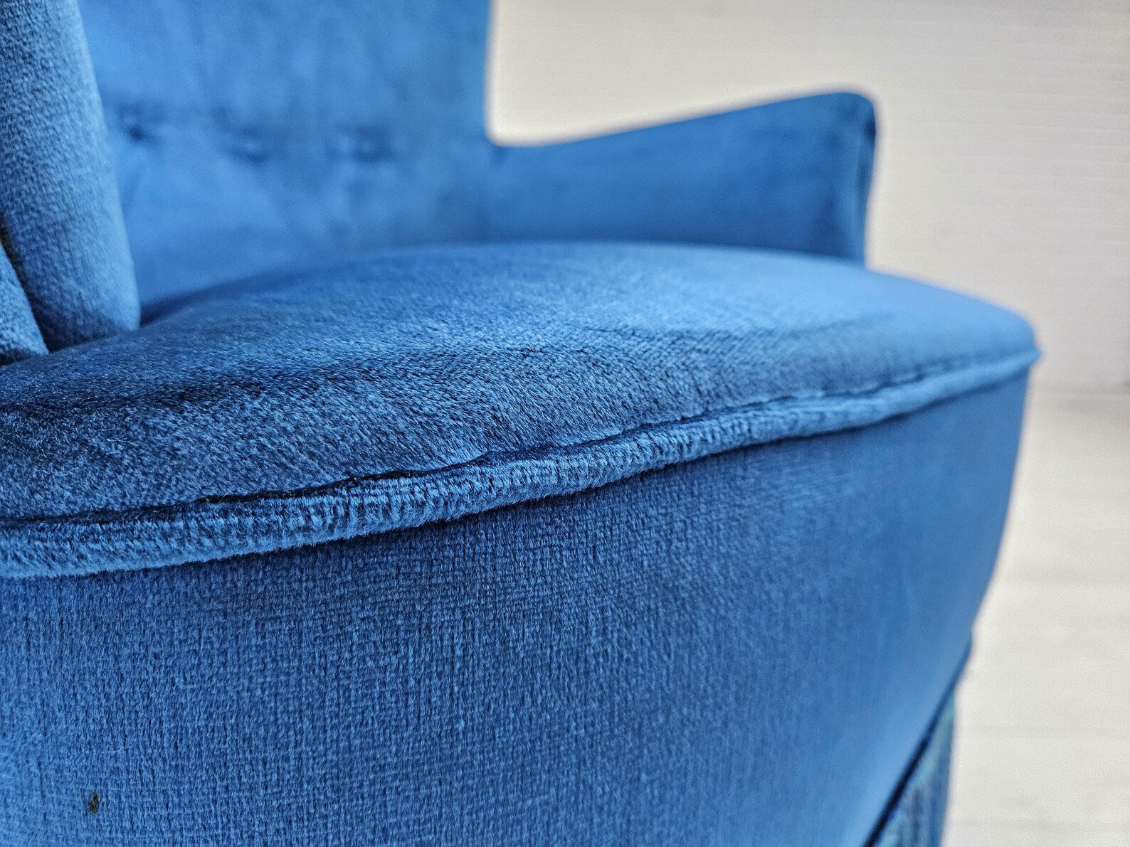 Lounge_Chair,_Blue_Velour_&_Beech_Wood,_1960s_Denmark