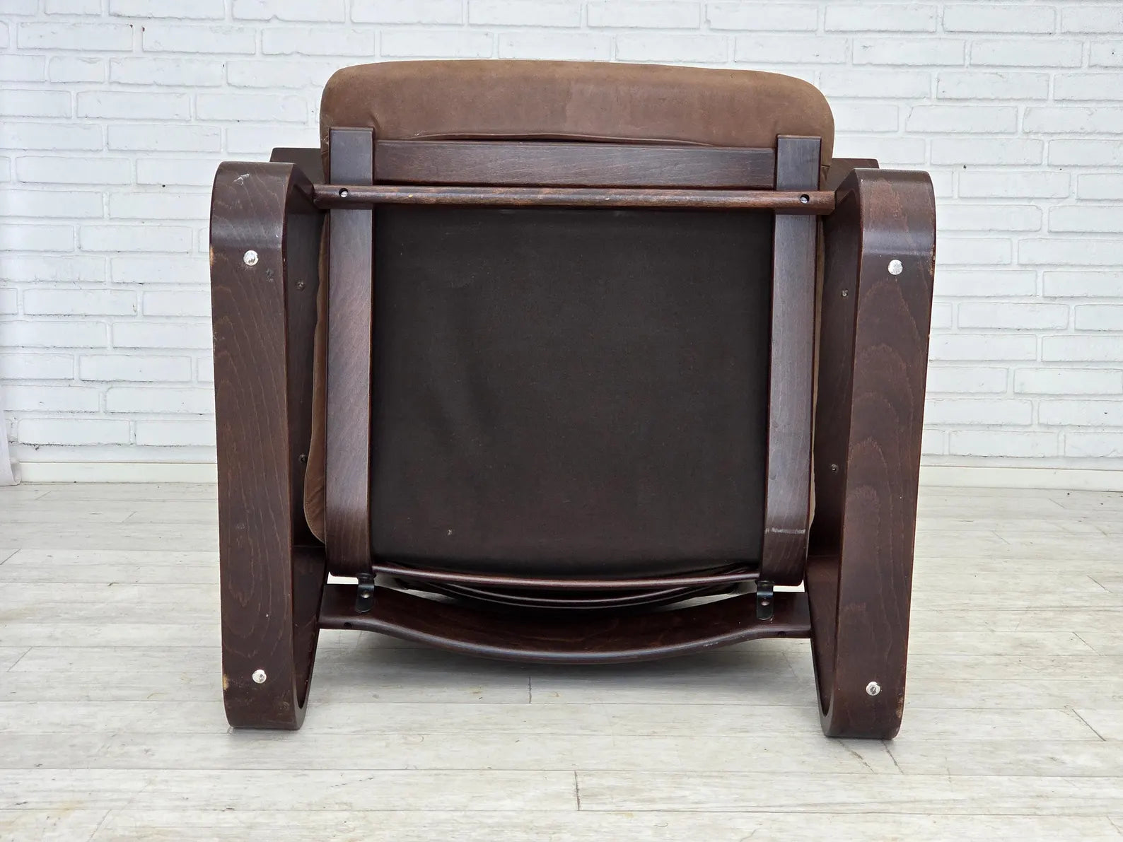 Lounge_Chair_by_Georg_Thams,_Leather_&_Wood,_1970s_Denmark