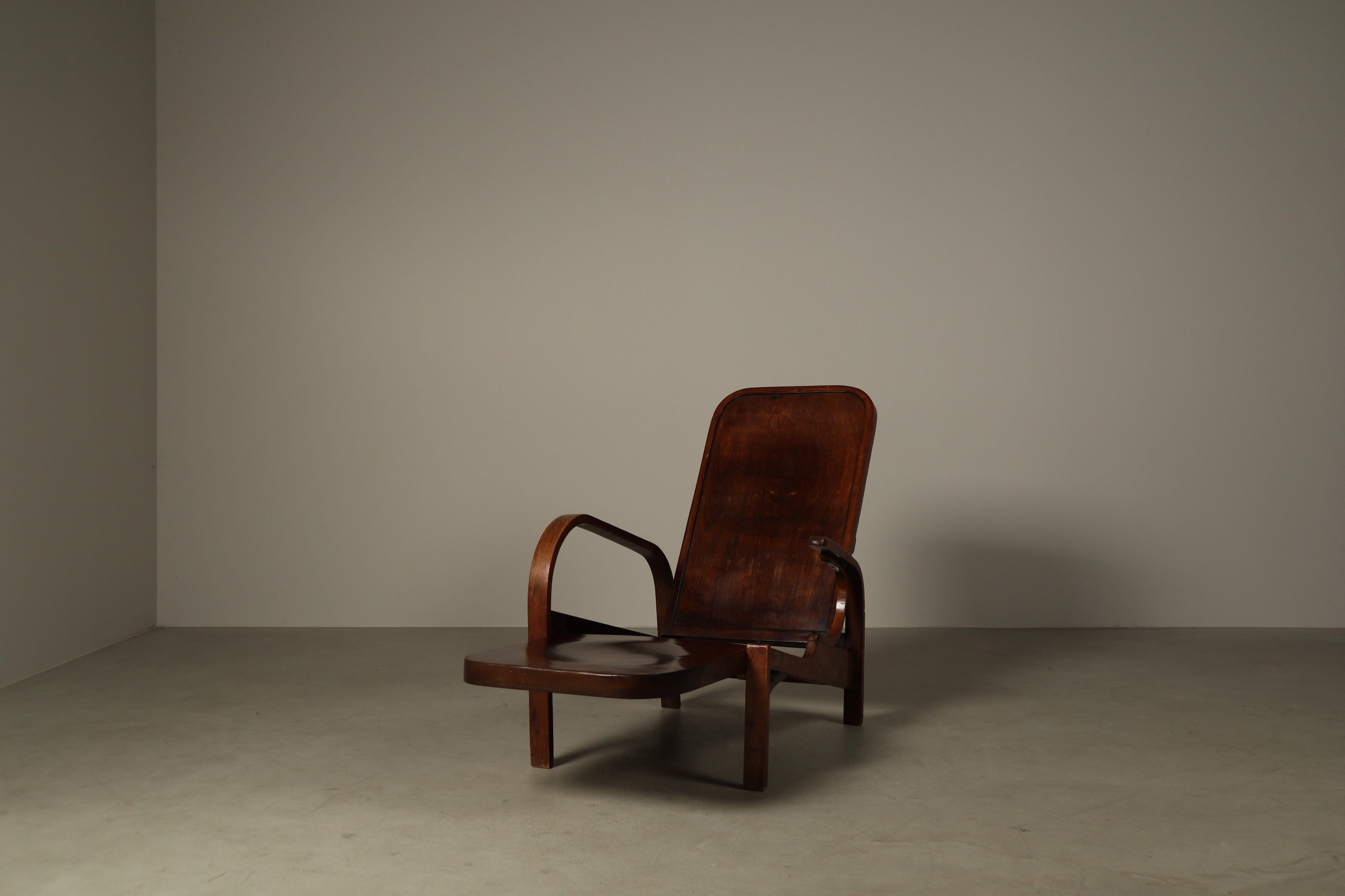 Adjustable_Lounge_Chair_by_Móveis_Gerdau,_Bentwood,_Brazil,_circa_1950