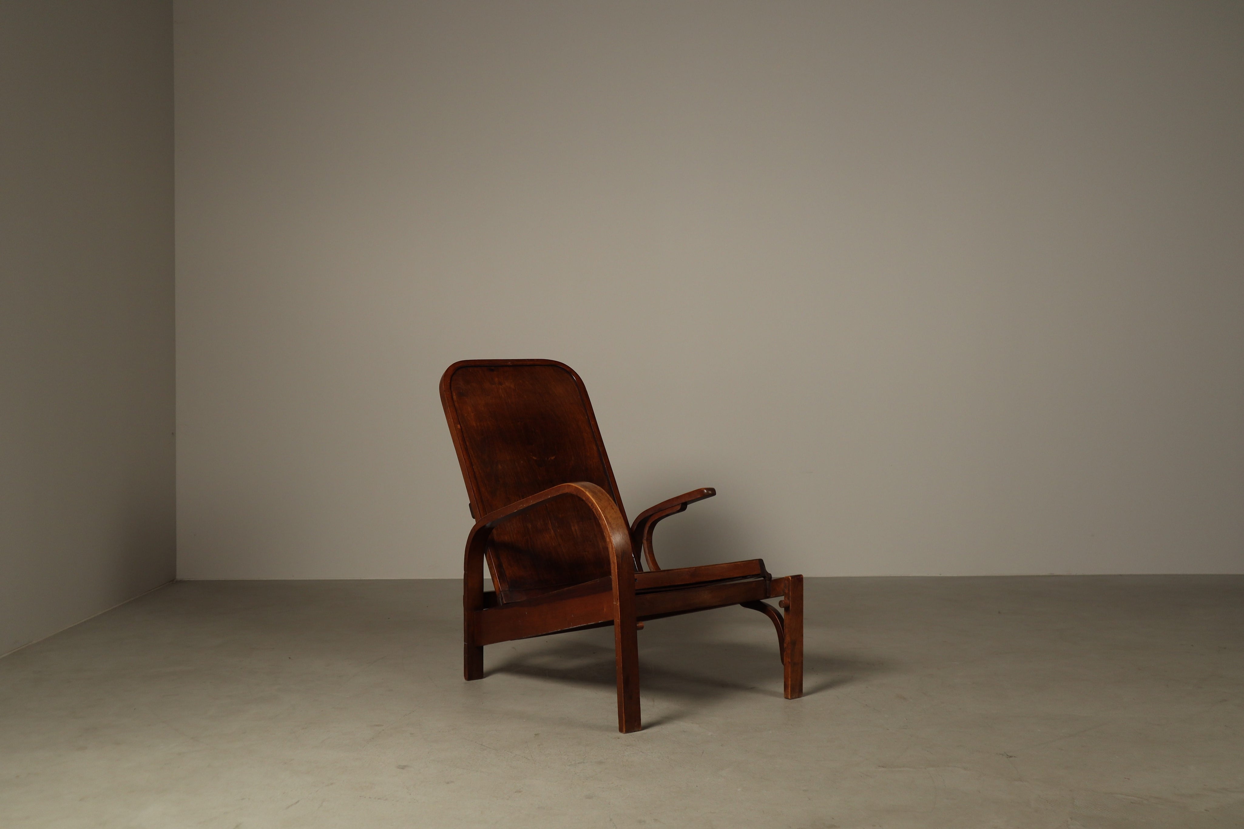 Adjustable_Lounge_Chair_by_Móveis_Gerdau,_Bentwood,_Brazil,_circa_1950