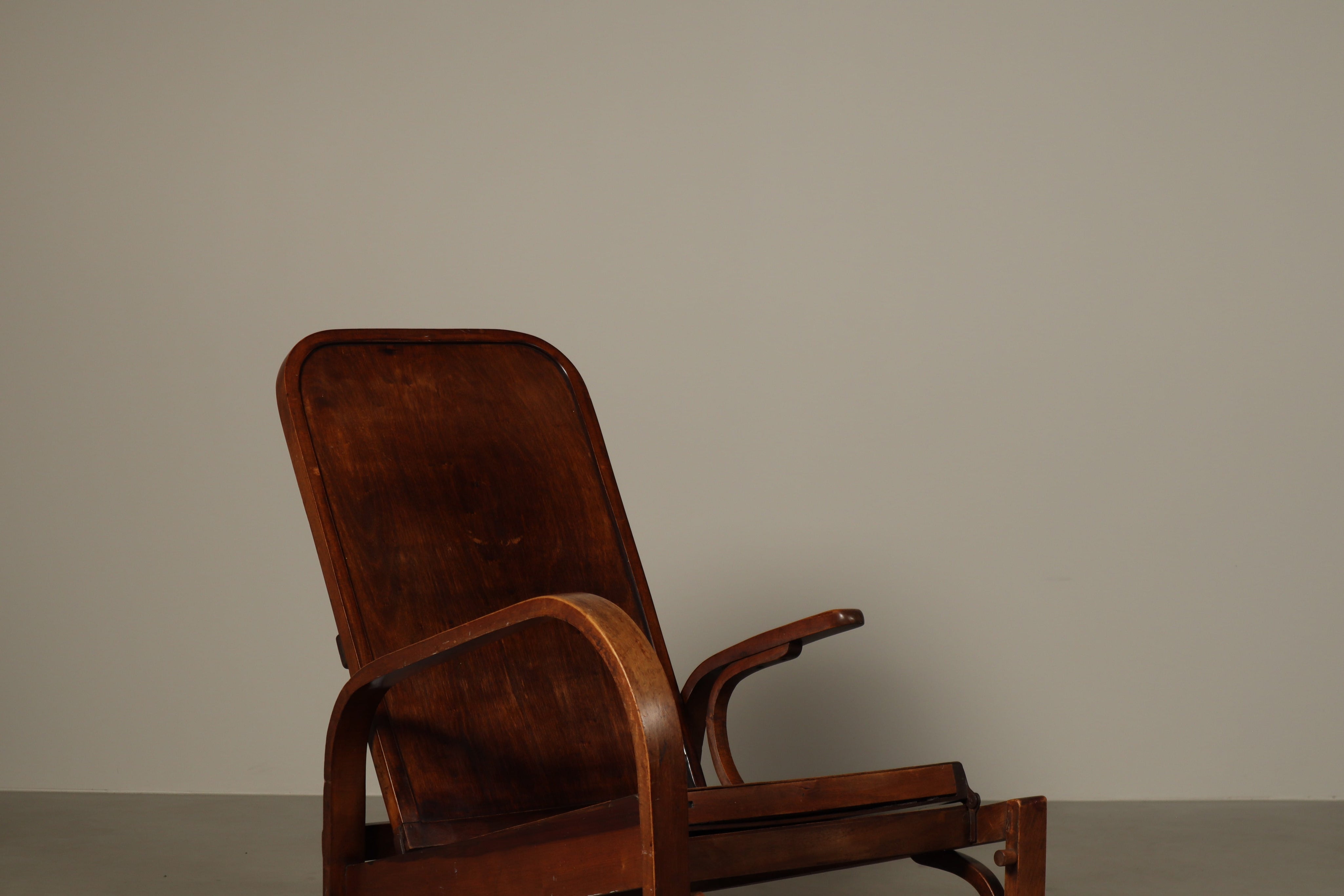 Adjustable_Lounge_Chair_by_Móveis_Gerdau,_Bentwood,_Brazil,_circa_1950