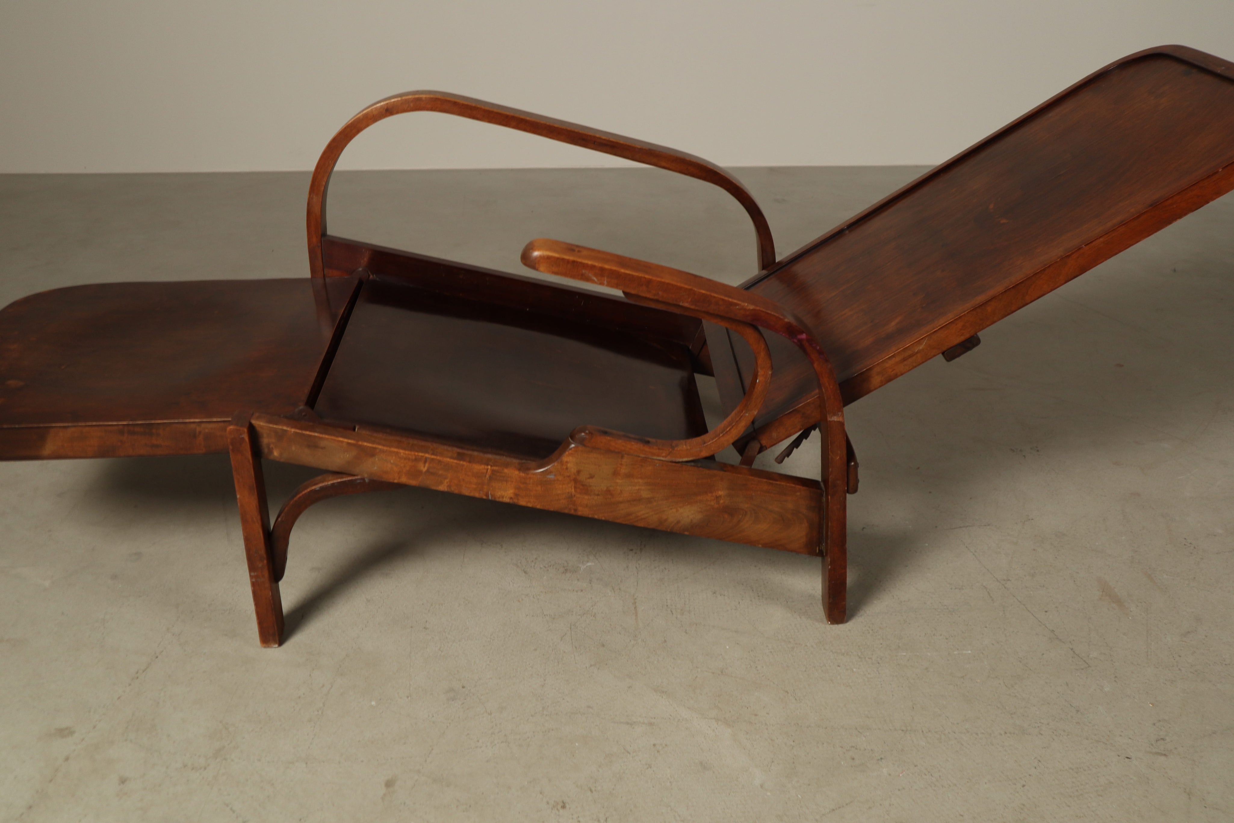 Adjustable_Lounge_Chair_by_Móveis_Gerdau,_Bentwood,_Brazil,_circa_1950
