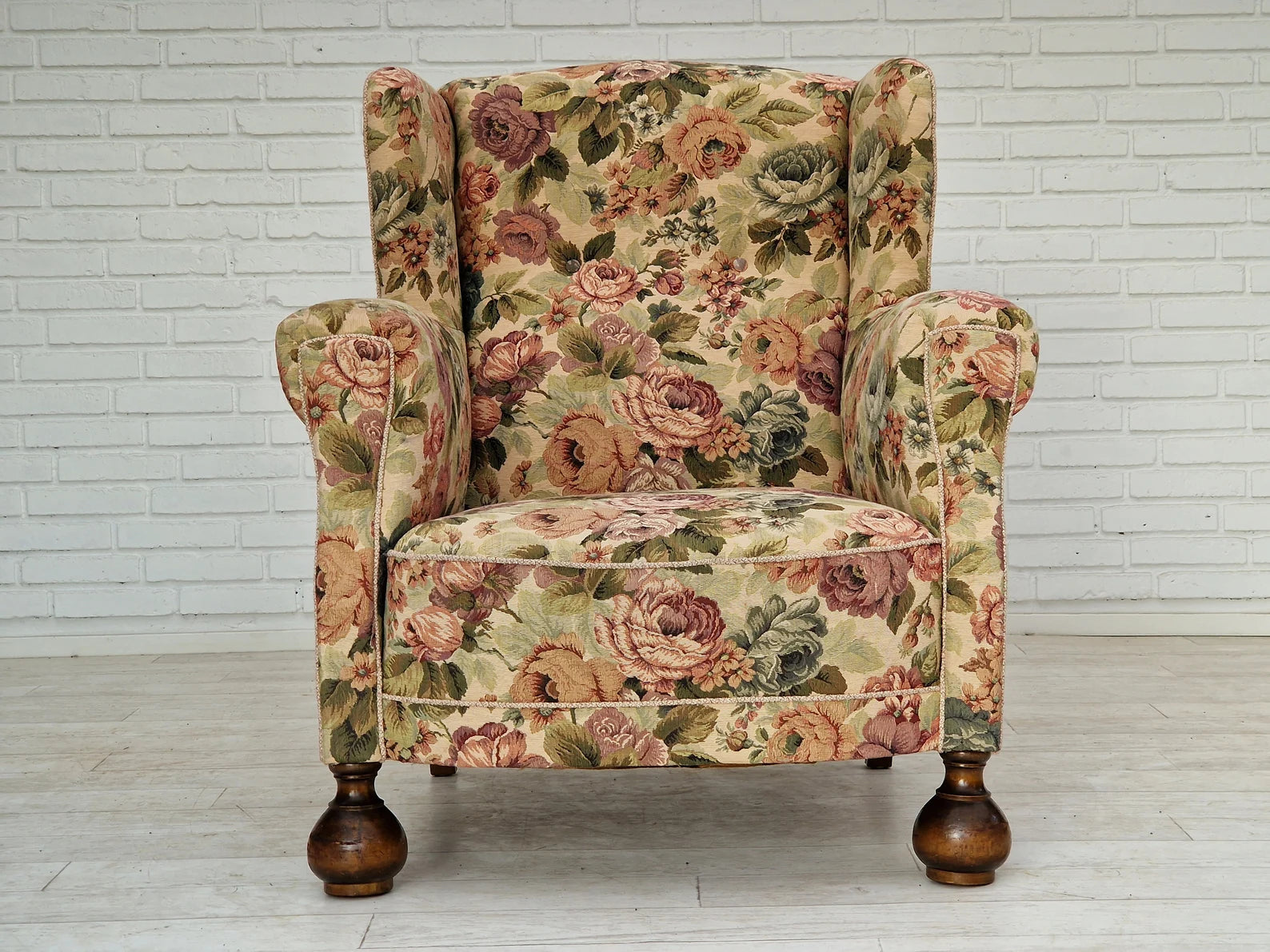Danish_Modern_Lounge_Chair_from_1950s,_Denmark