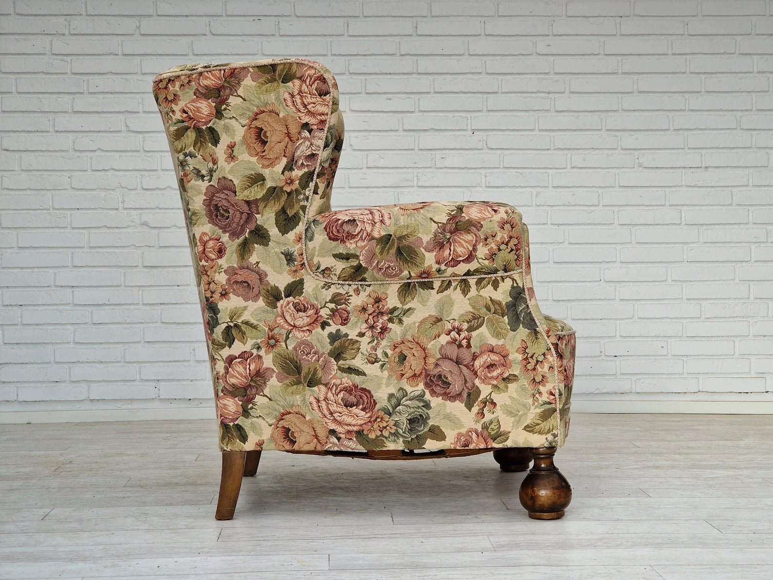 Danish_Modern_Lounge_Chair_from_1950s,_Denmark