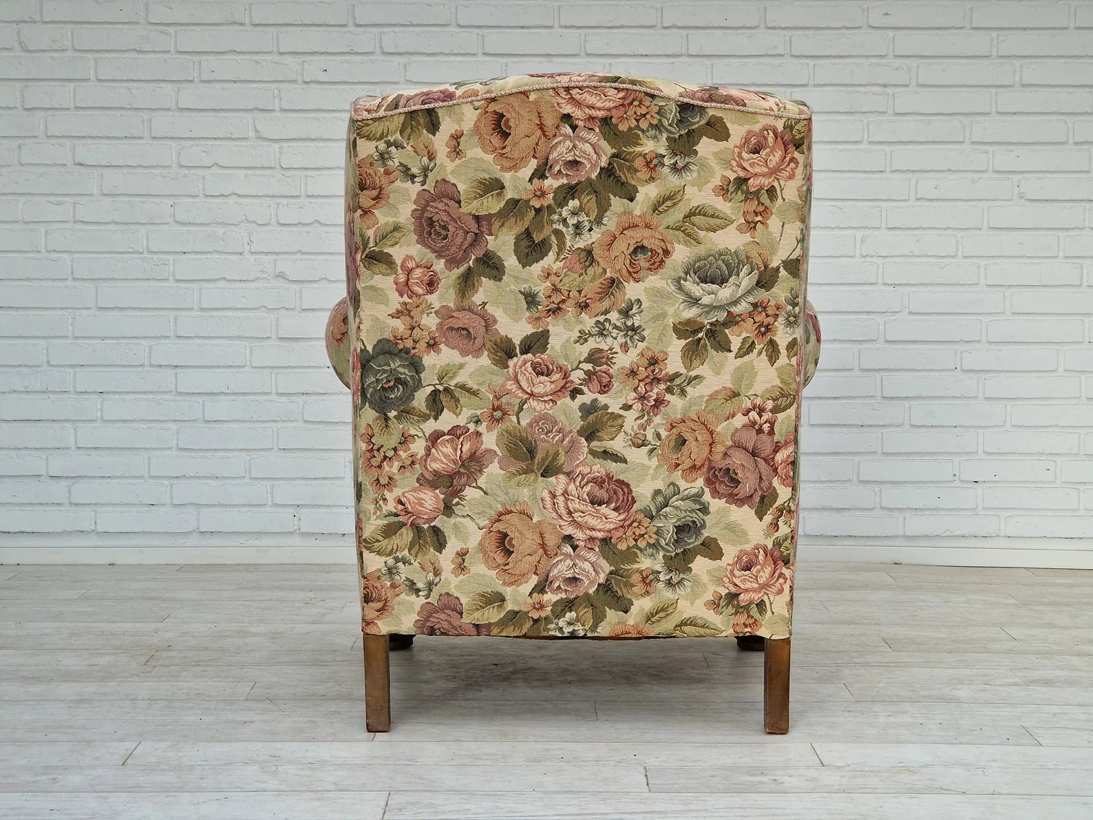 Danish_Modern_Lounge_Chair_from_1950s,_Denmark