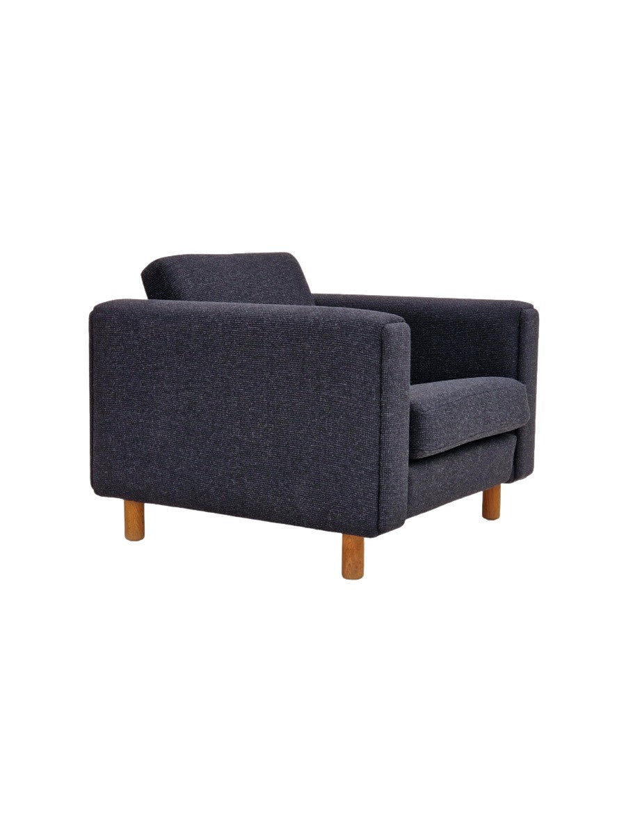 GE300_Lounge_Chair_by_Hans_J._Wegner,_1960s,_Denmark