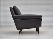 Lounge_Chair_Diplomat_with_Footstool_by_Aage_Christiansen,_1960s_Denmark