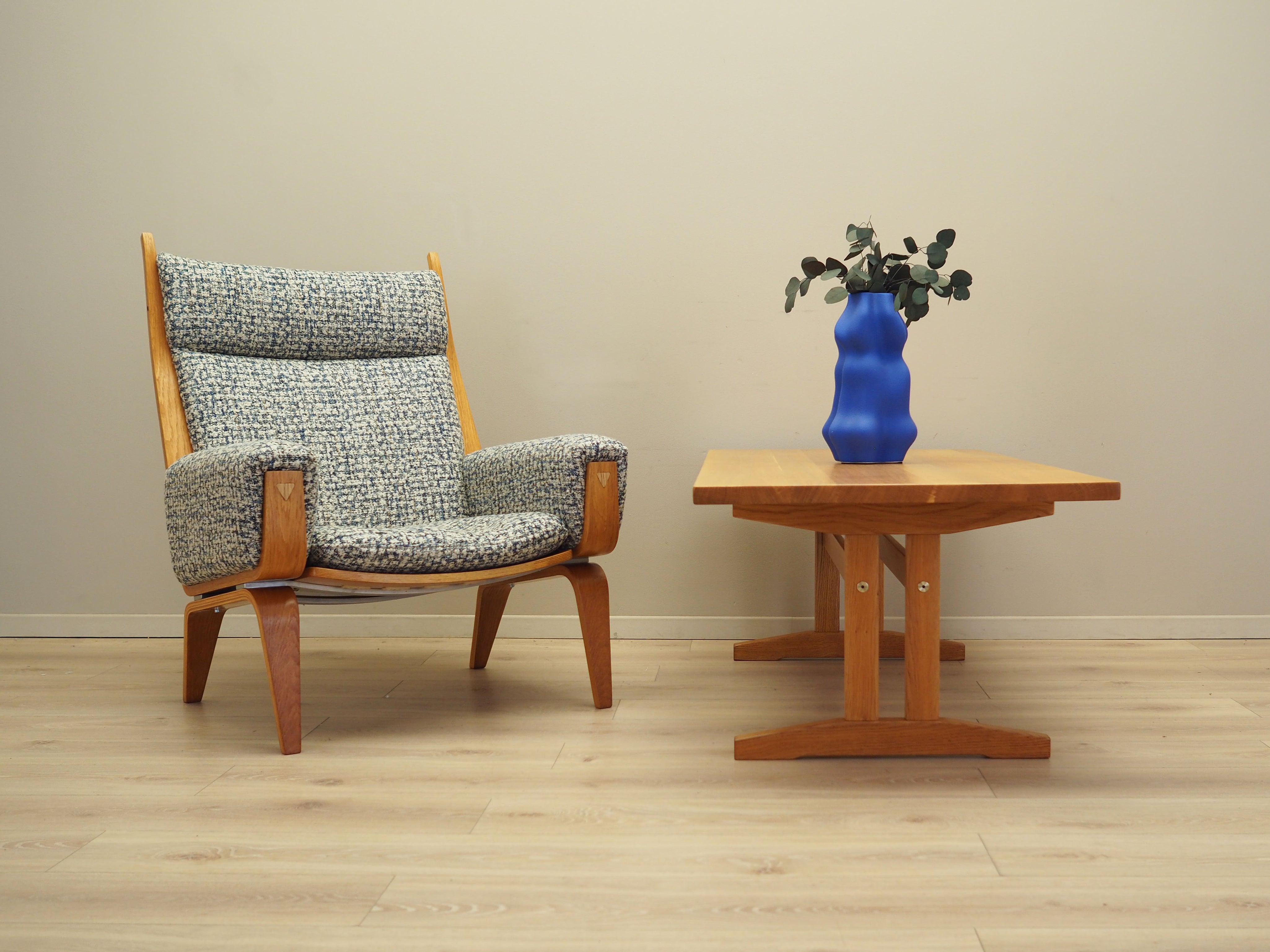 Danish_Modern_Lounge_Chair_by_Hans_J._Wegner_for_Getama,_1960s,_Denmark