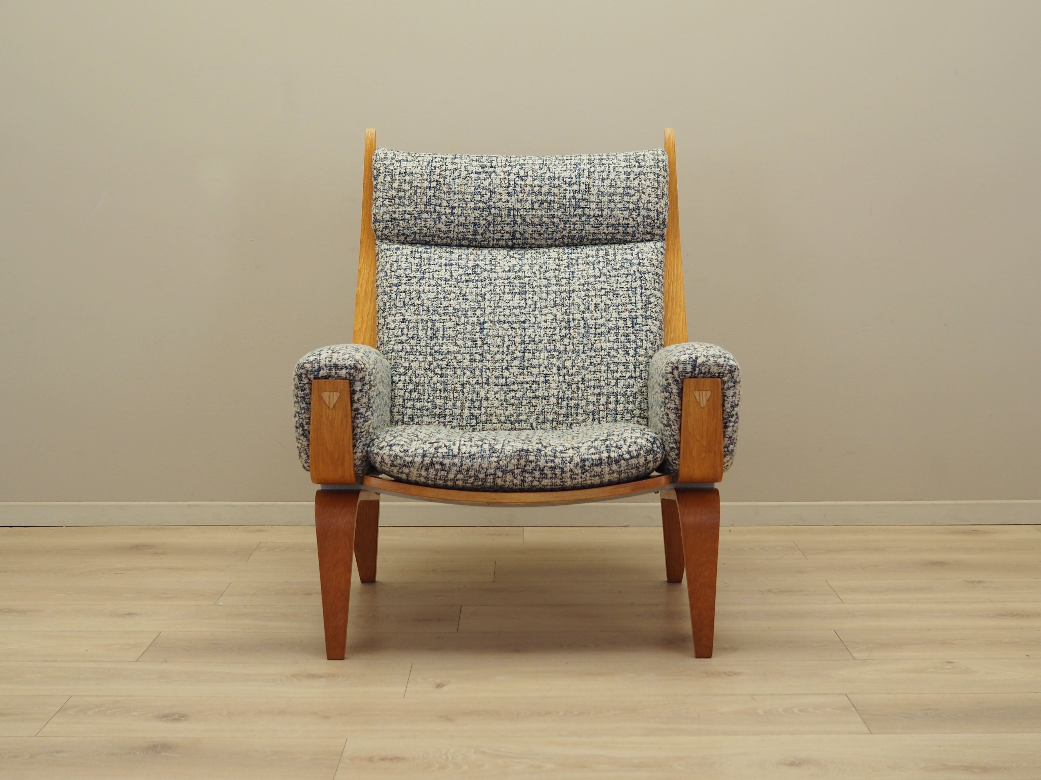 Danish_Modern_Lounge_Chair_by_Hans_J._Wegner_for_Getama,_1960s,_Denmark