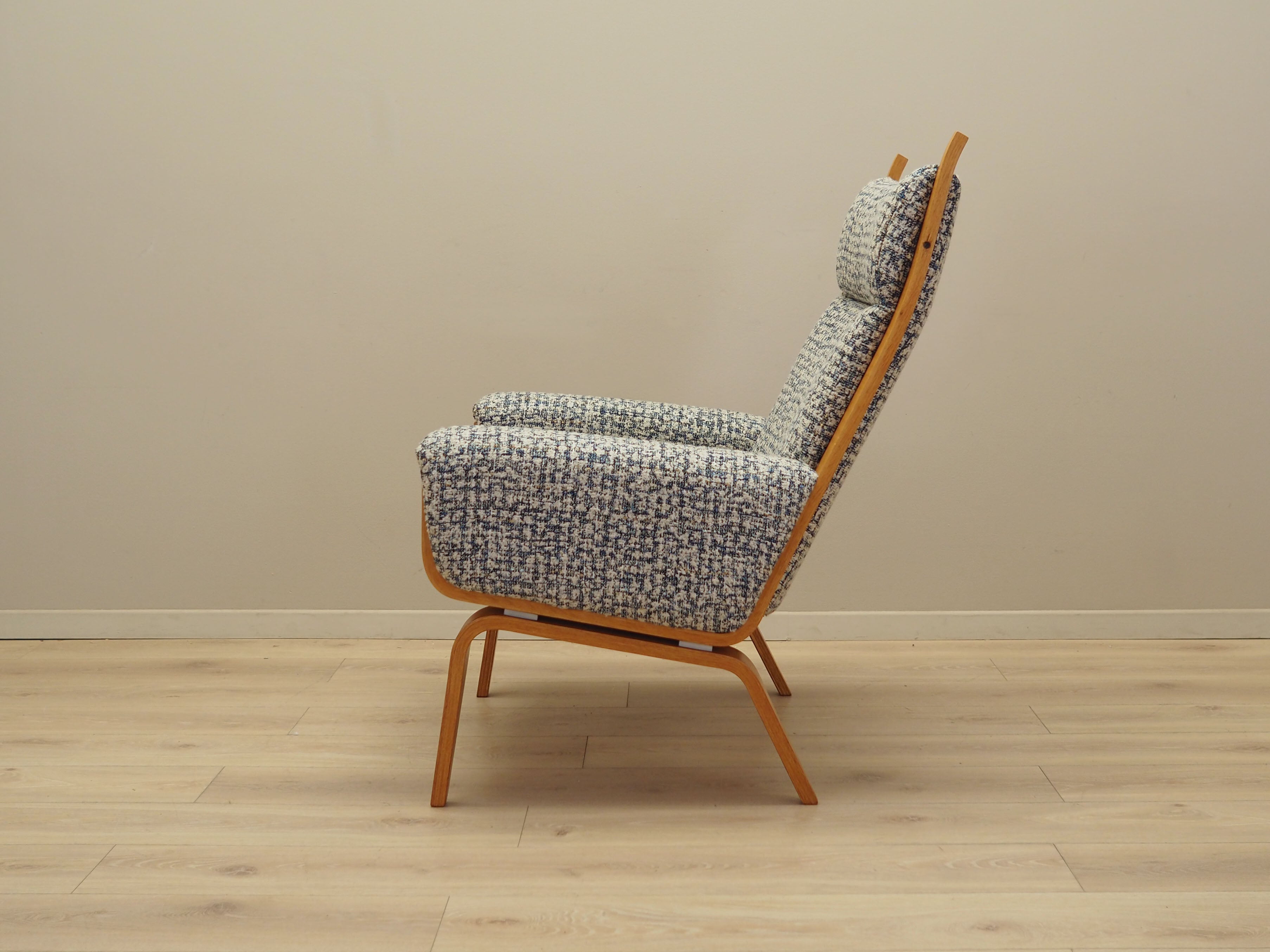 Danish_Modern_Lounge_Chair_by_Hans_J._Wegner_for_Getama,_1960s,_Denmark