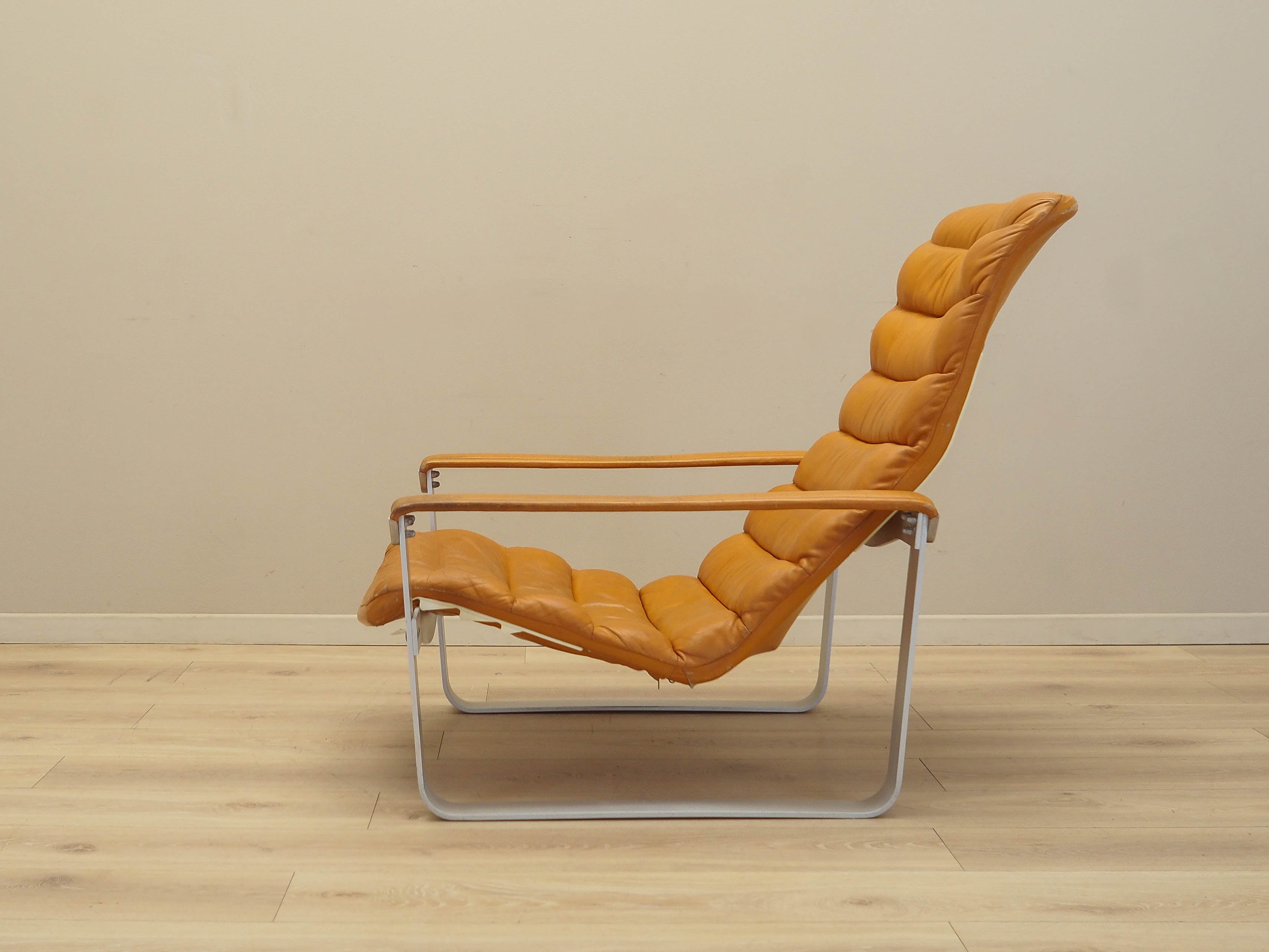 Lounge_chair,_Ilmari_Lappalainen_for_Asko,_Metal_and_Leather,_1960s,_Finland