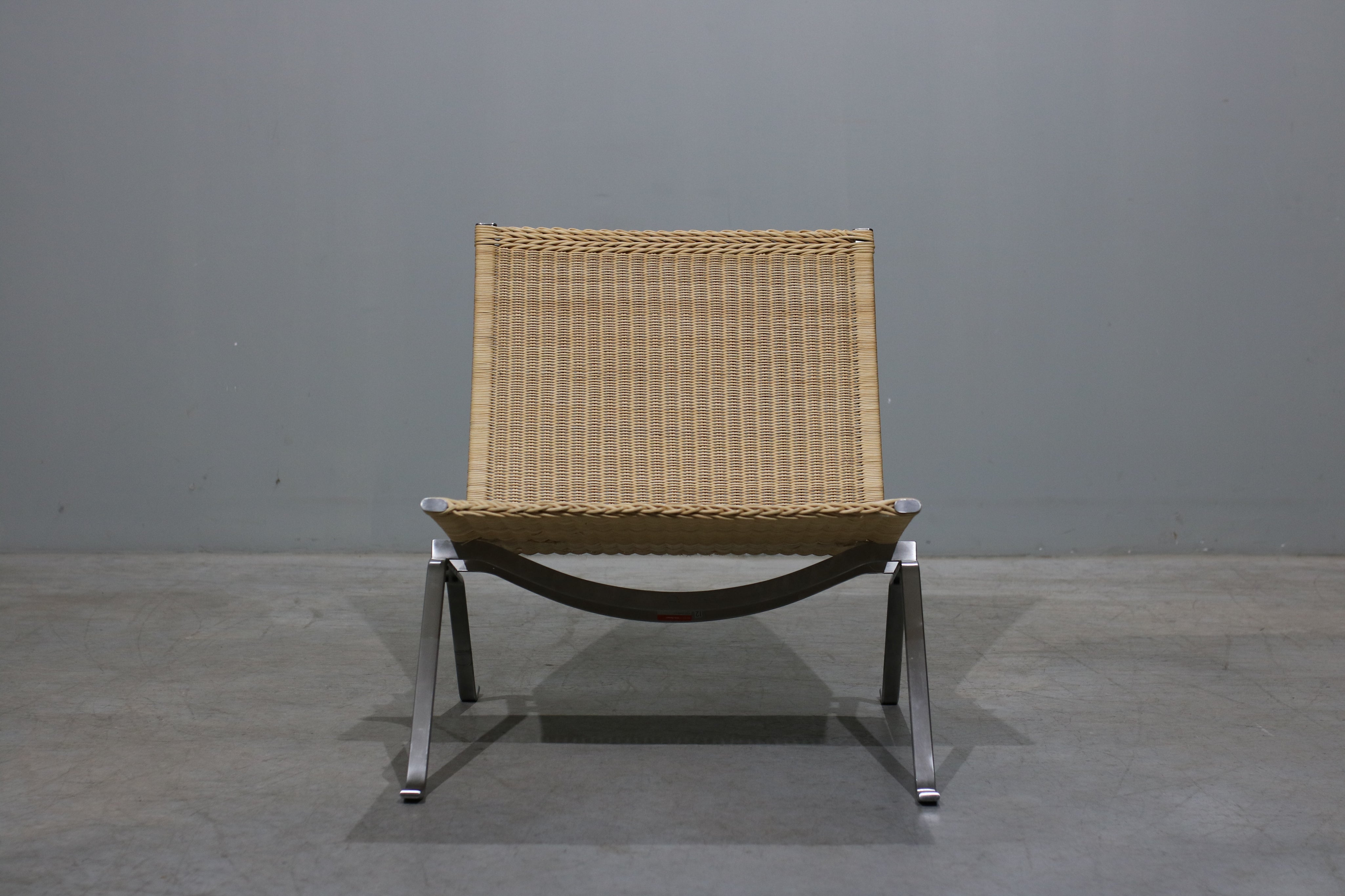 PK22_Lounge_Chair_by_Poul_Kjærholm_for_Fritz_Hansen,_1956,_Denmark