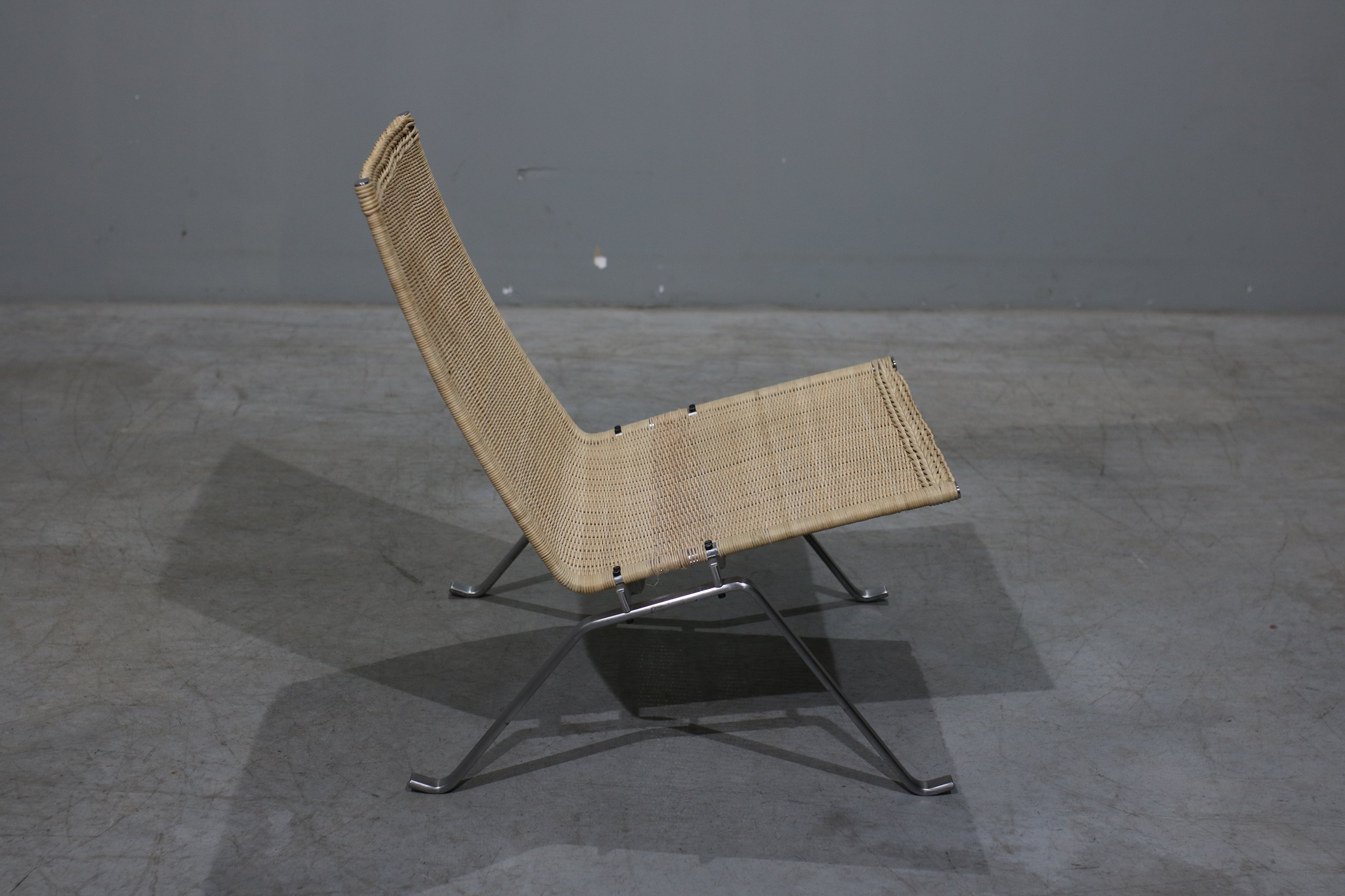 PK22_Lounge_Chair_by_Poul_Kjærholm_for_Fritz_Hansen,_1956,_Denmark