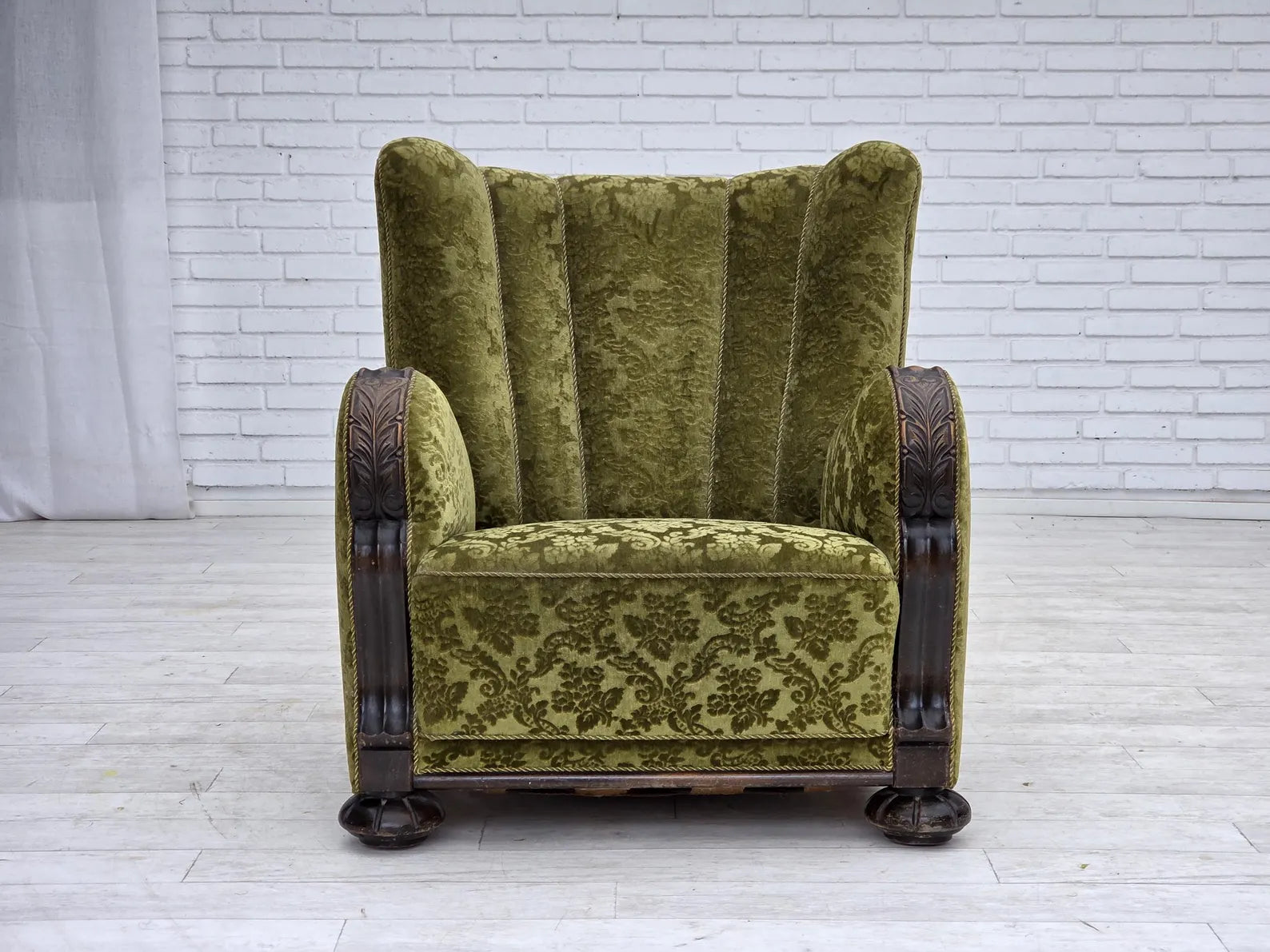 Danish_Relax_Armchair_in_Oak_and_Velour,_circa_1955–1960,_Denmark