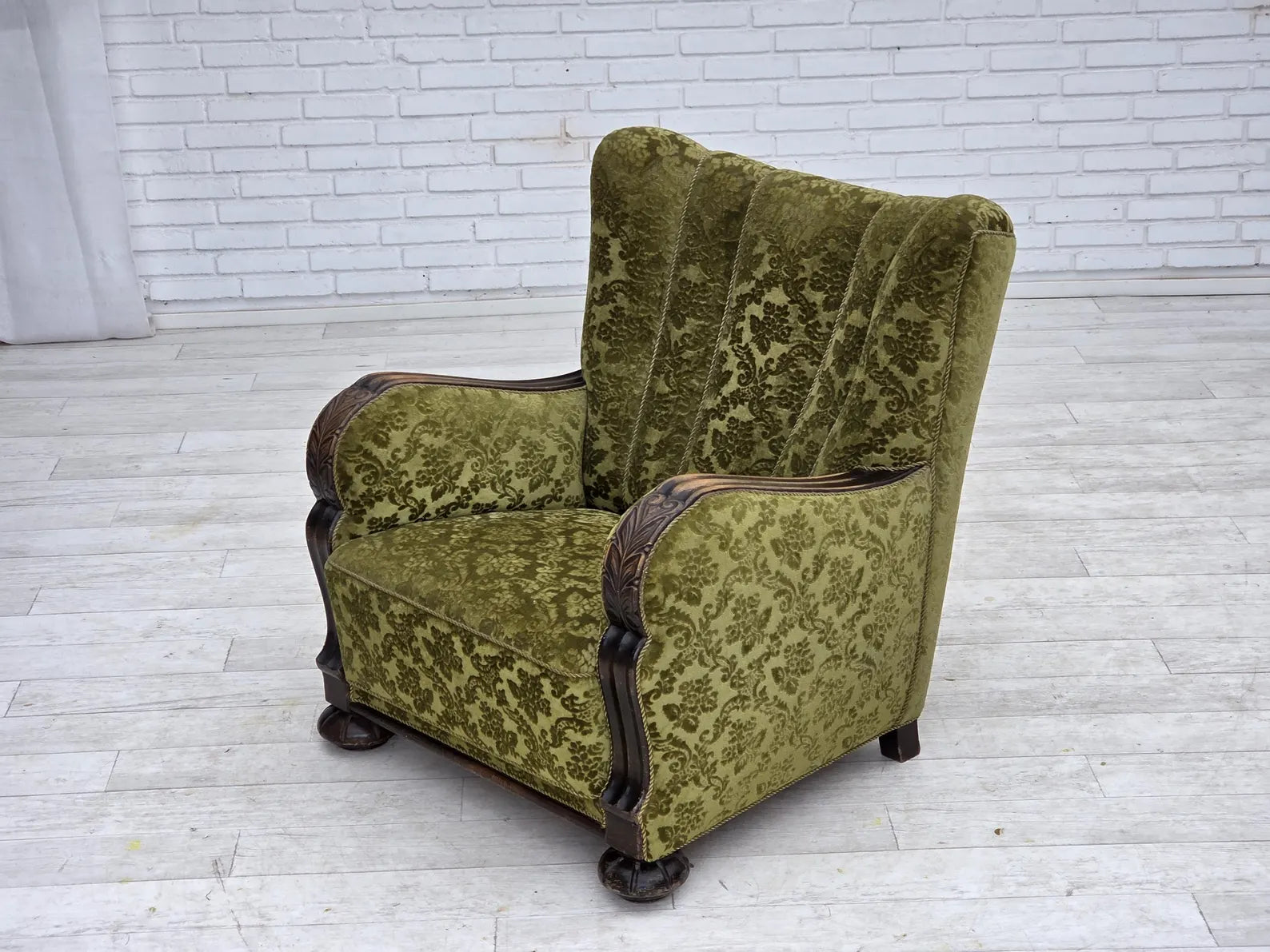 Danish_Relax_Armchair_in_Oak_and_Velour,_circa_1955–1960,_Denmark