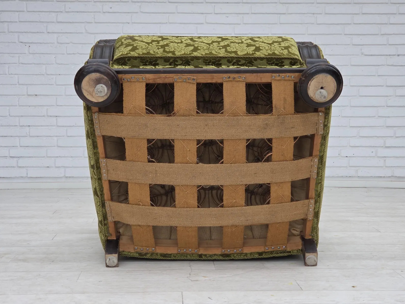 Danish_Relax_Armchair_in_Oak_and_Velour,_circa_1955–1960,_Denmark