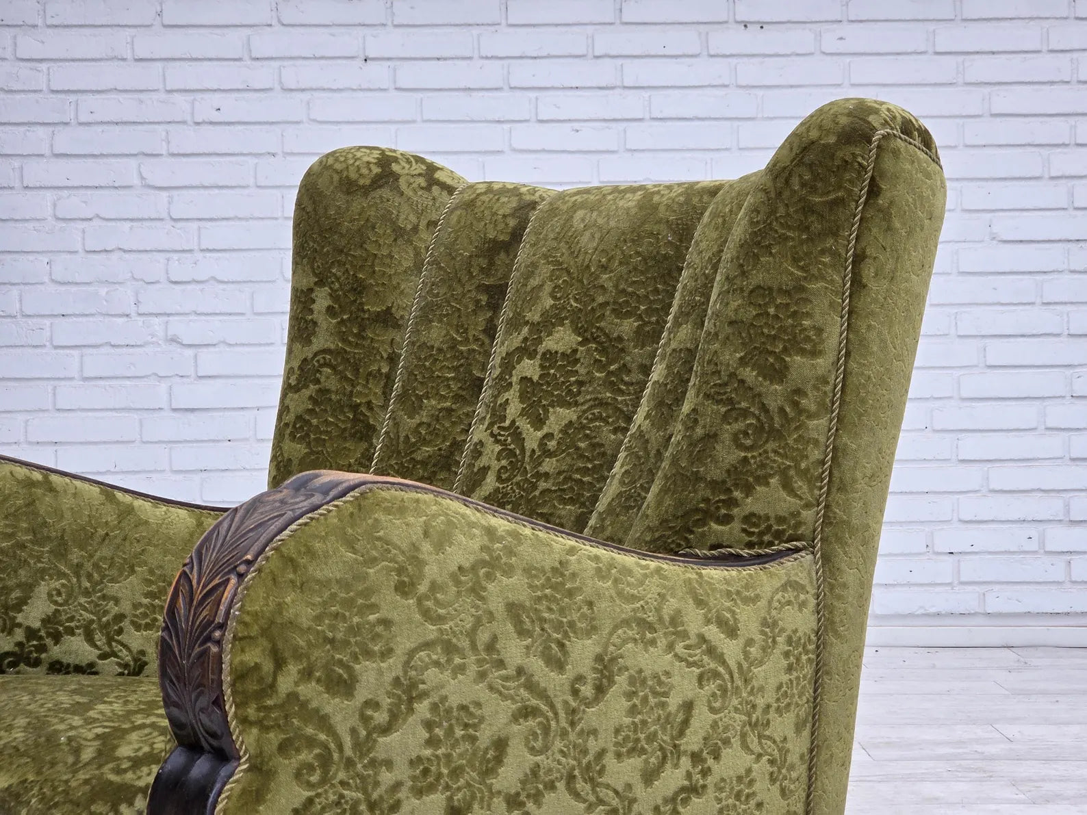 Danish_Relax_Armchair_in_Oak_and_Velour,_circa_1955–1960,_Denmark
