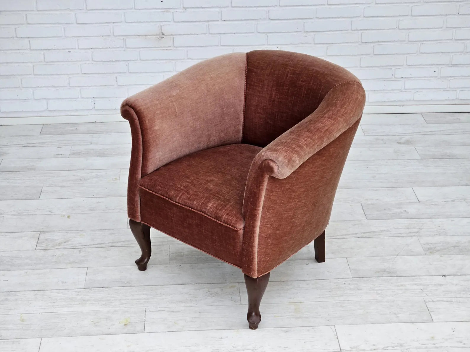 Lounge_Chair,_Salmon_Pink_Velour_&_Ash_Wood,_1960s_Denmark