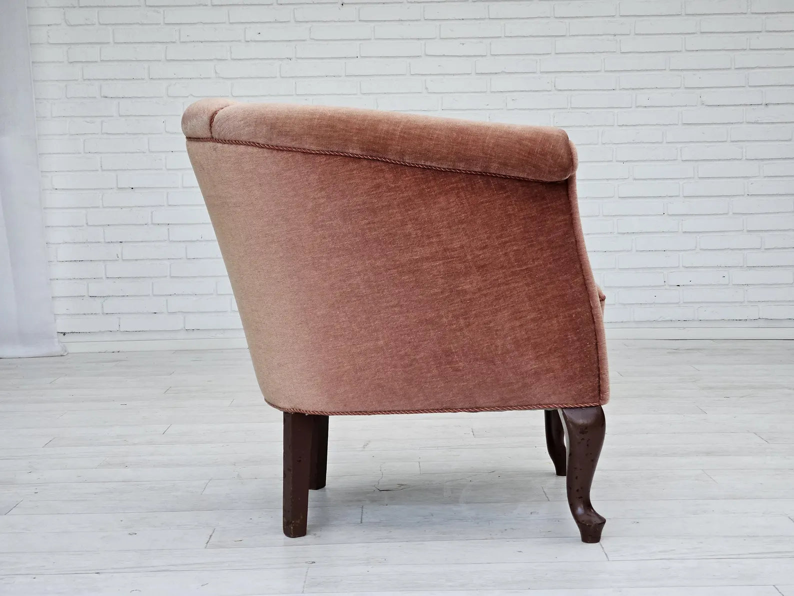 Lounge_Chair,_Salmon_Pink_Velour_&_Ash_Wood,_1960s_Denmark