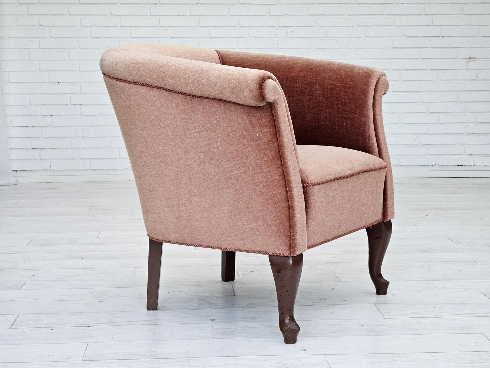 Lounge_Chair,_Salmon_Pink_Velour_&_Ash_Wood,_1960s_Denmark