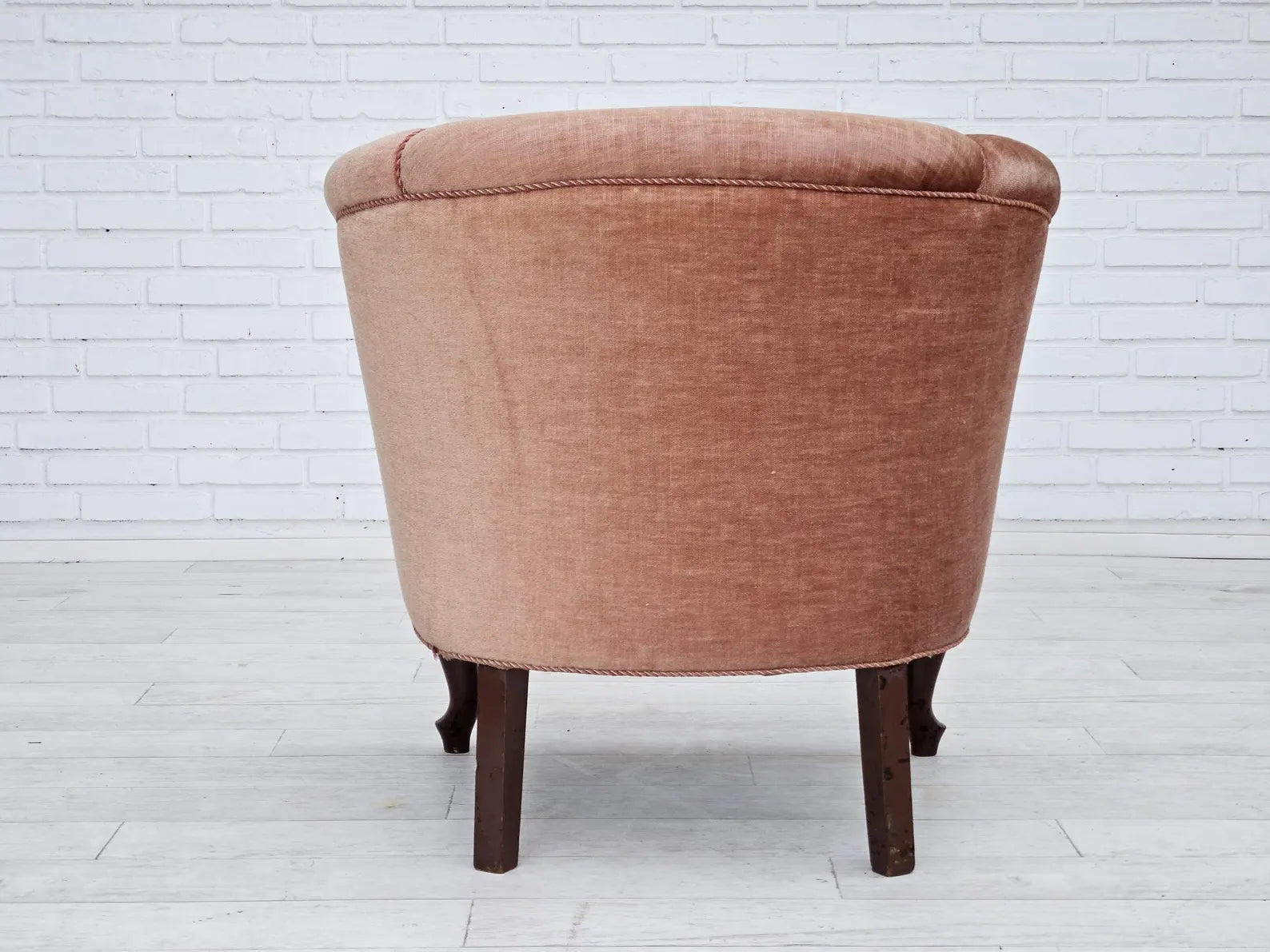 Lounge_Chair,_Salmon_Pink_Velour_&_Ash_Wood,_1960s_Denmark