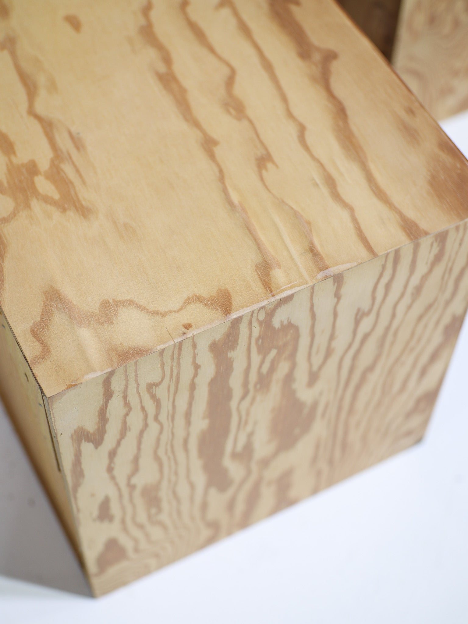 Vintage_LP_(wall)_cabinet_in_pine