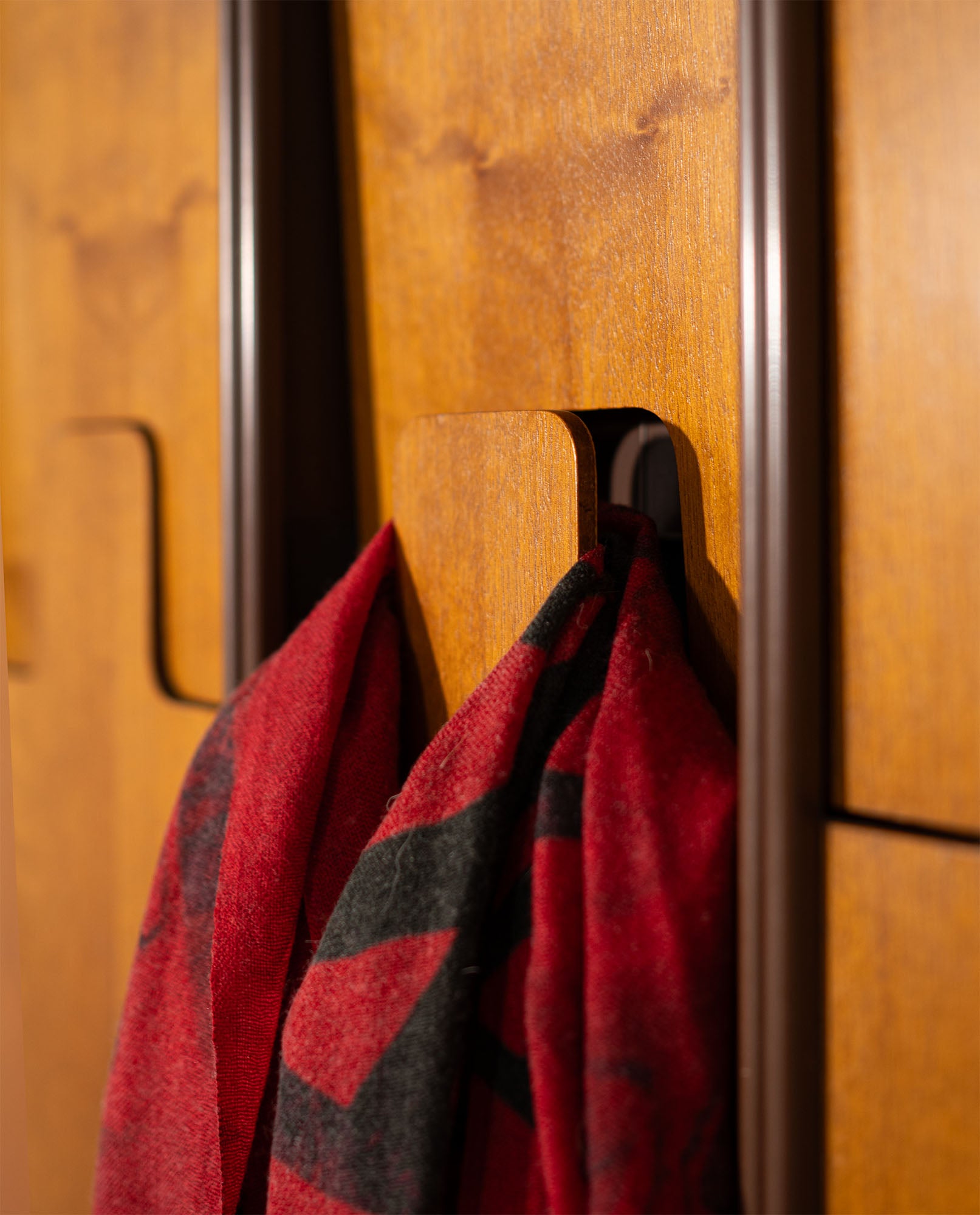 Set_of_5_Gronda_Coat_Hanger_by_Luciano_Bertoncini_for_Elco,_Italy_1970's