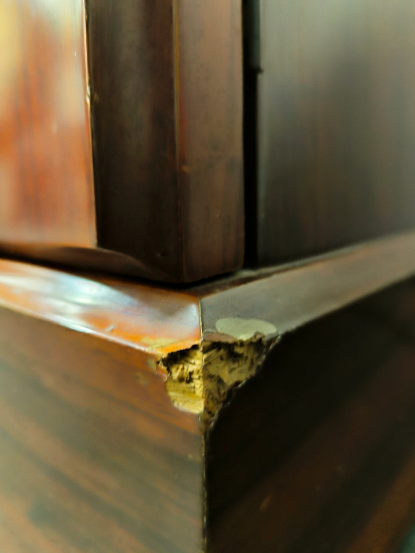 Luciano_Frigerio_Credenza_Tartaro_in_Padouk_1960_Italia