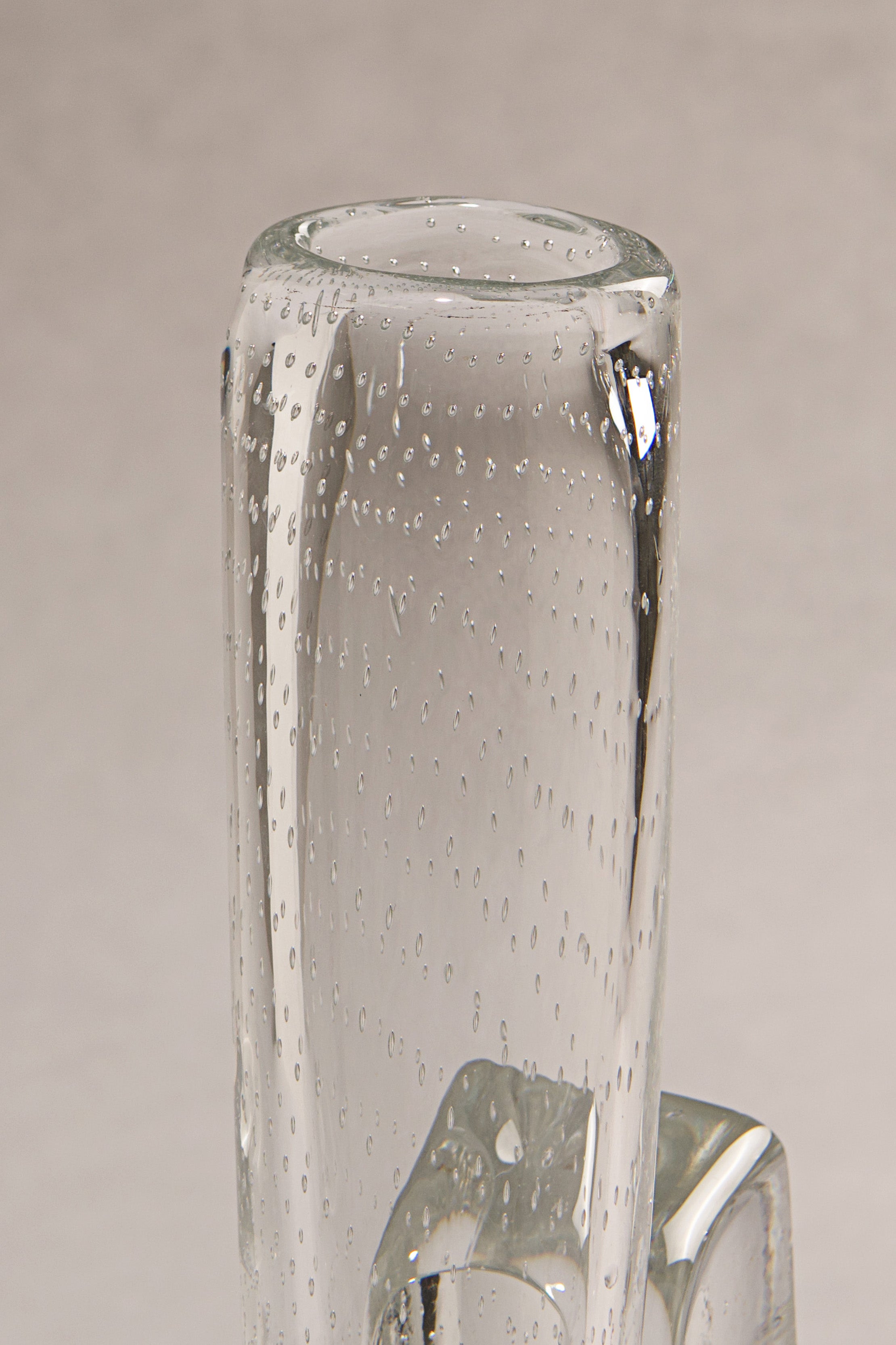 L’Ultimatum_Crystal_Glass_Vase_by_Sem_Schanzer_for_L’Anverre_and_Zanotta,_1990s