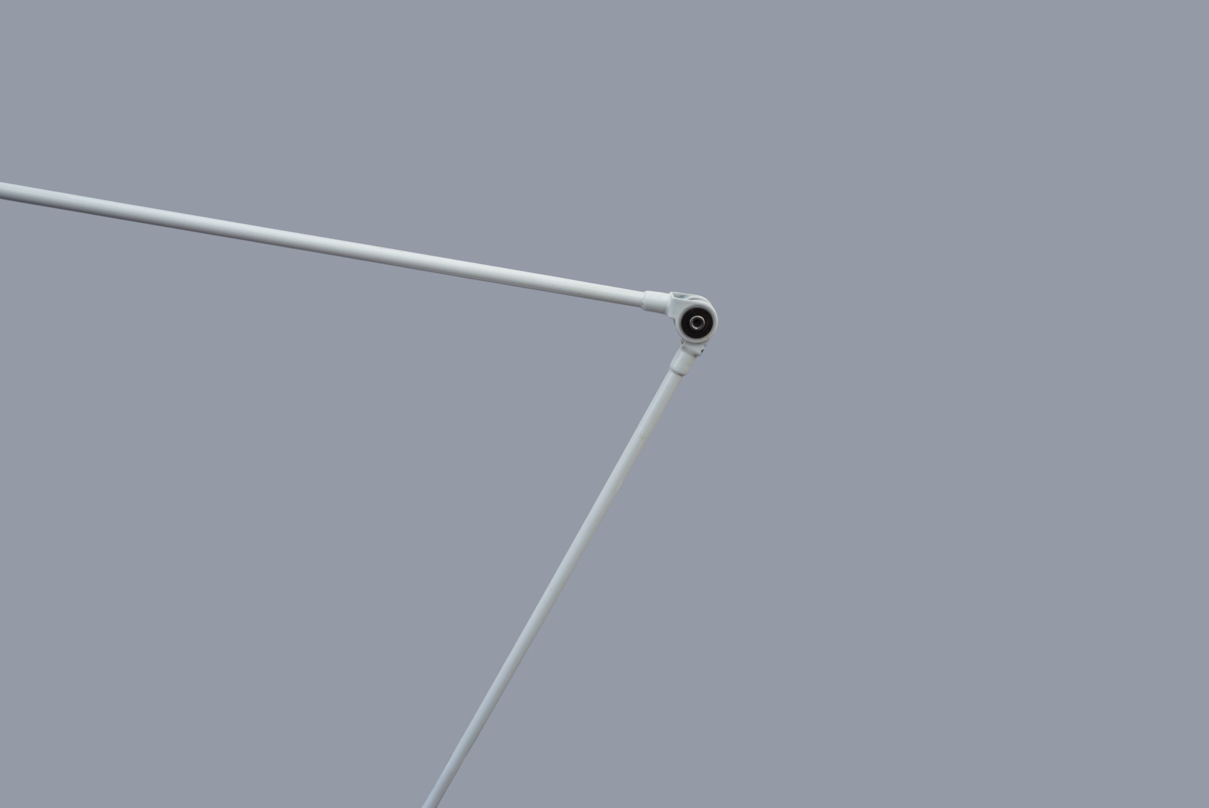 Daphine_Table_Lamp_by_Tommaso_Cimini_for_Lumina_Italia,_White_Italian_Minimalist_Desk_Lamp,_1975