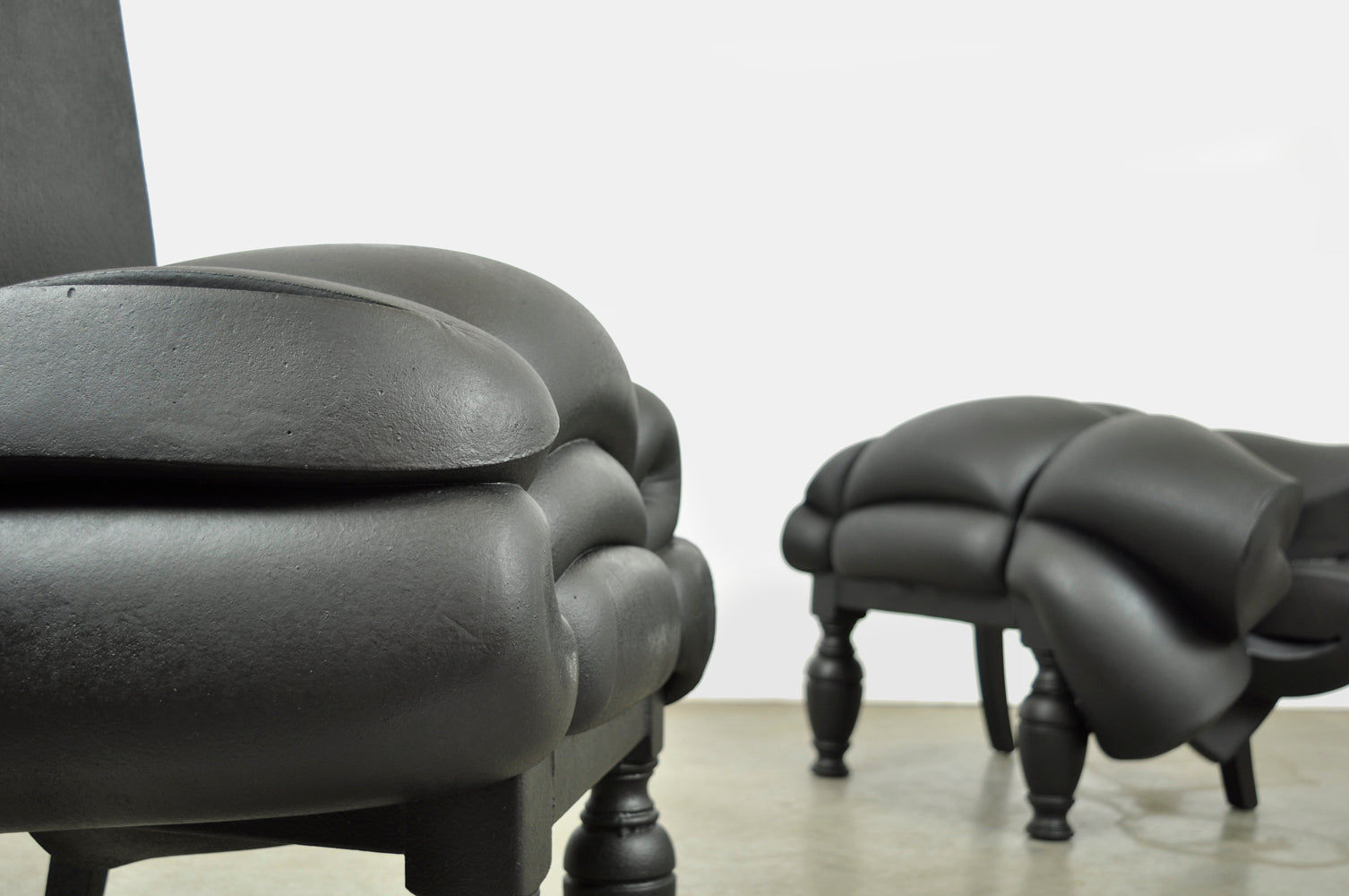 Set_of_Madam_Rubens_chair_&_stool_by_Frank_Willems,_recycled_material,_2000