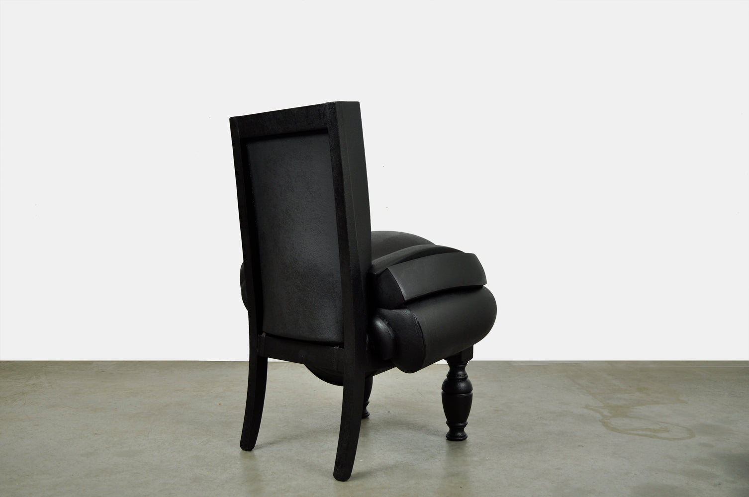 Set_of_Madam_Rubens_chair_&_stool_by_Frank_Willems,_recycled_material,_2000